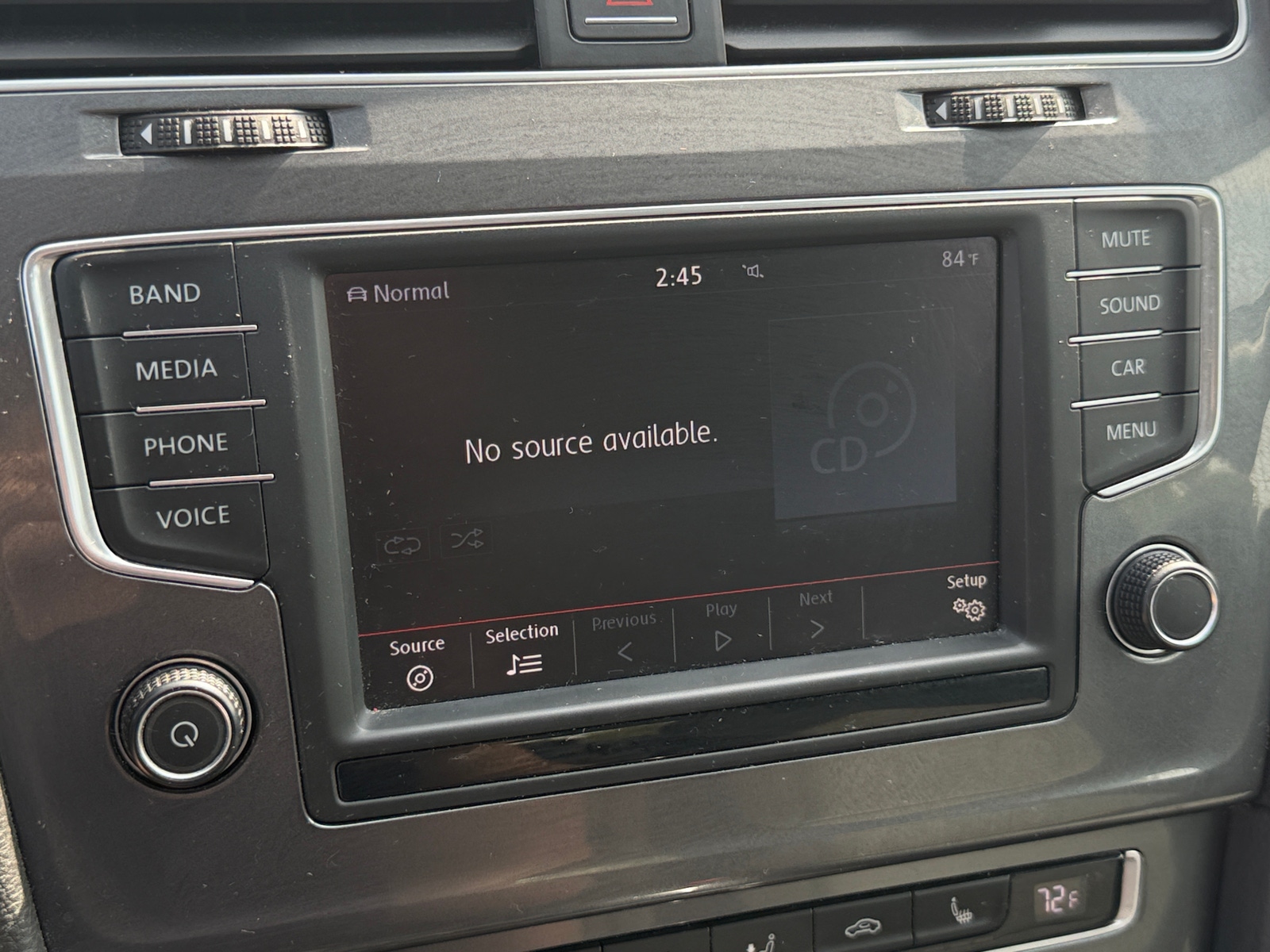 Thumbnail: 2016 Volkswagen e-Golf - 4