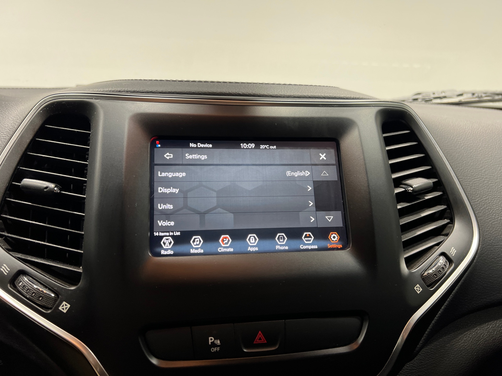 Thumbnail: 2020 Jeep Cherokee - 4