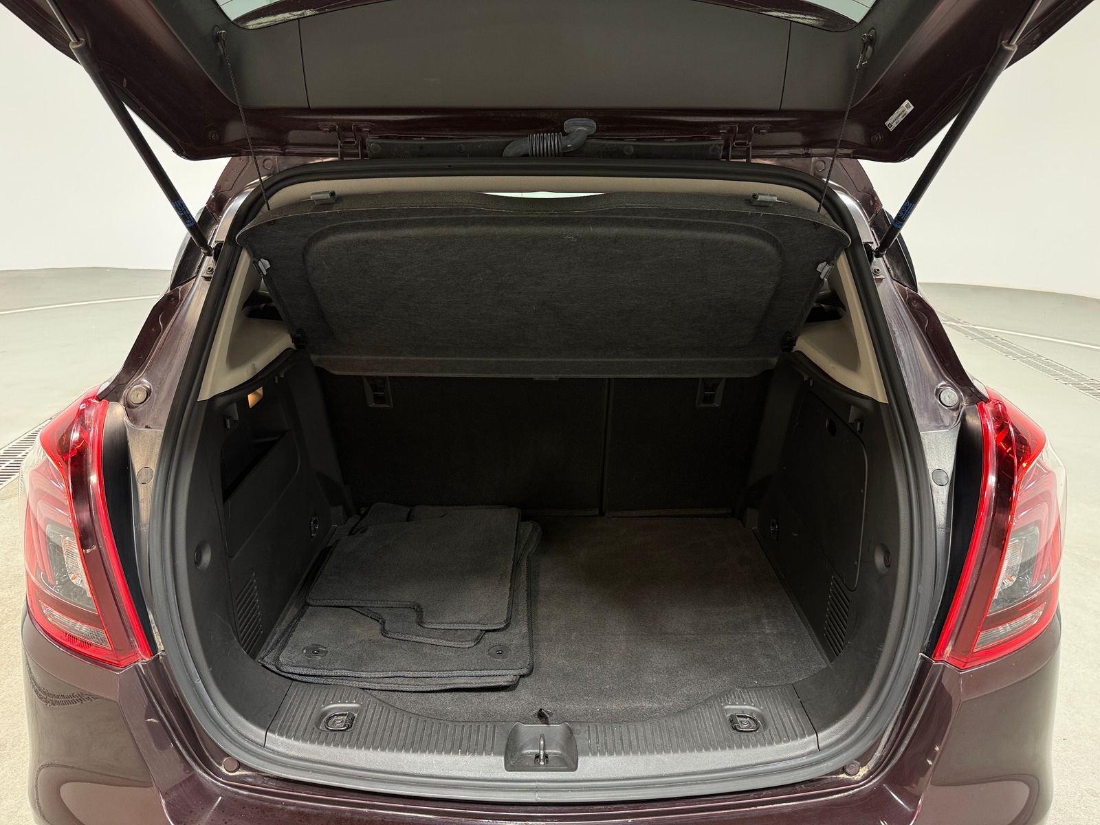 Thumbnail: 2017 Buick Encore - 6