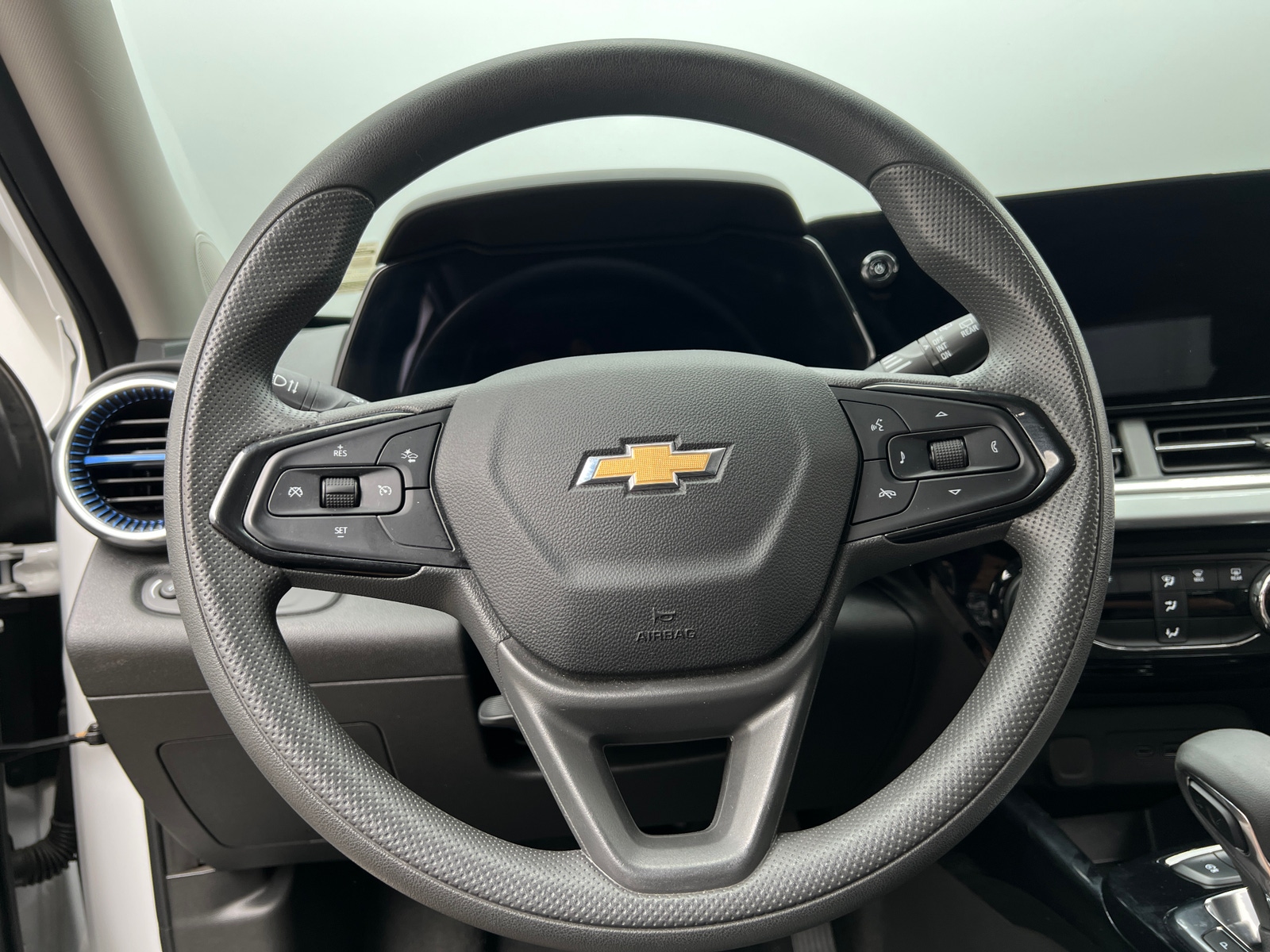 Thumbnail: 2025 Chevrolet Trax - 4