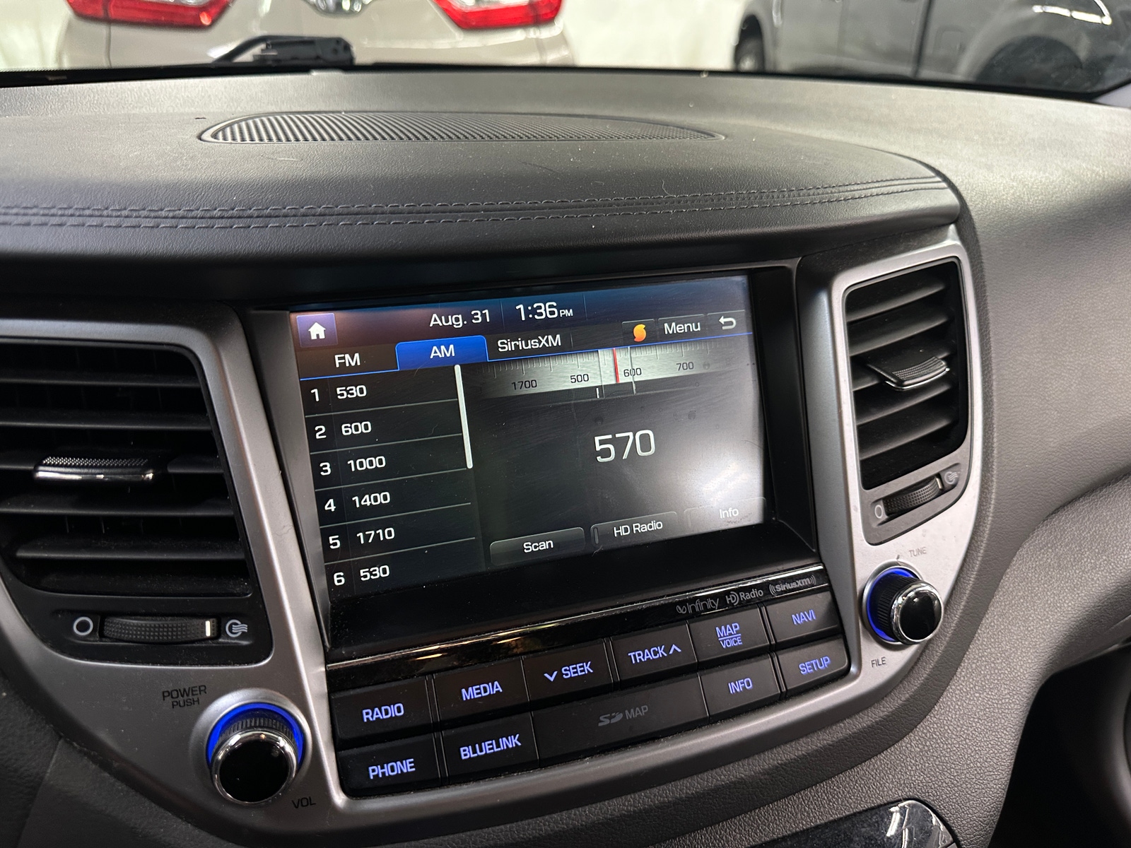 Thumbnail: 2017 Hyundai Tucson - 4