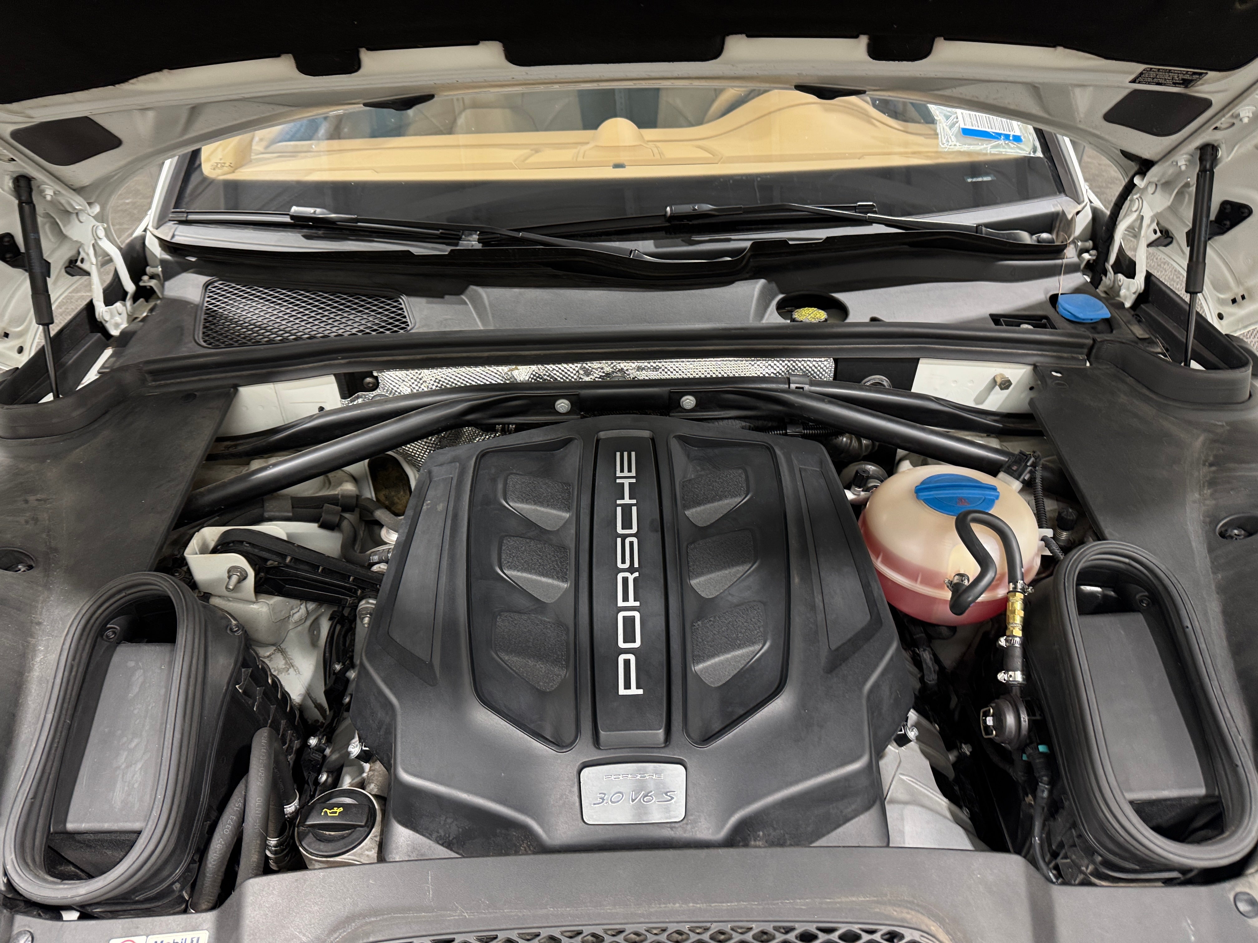 2015 Porsche Macan
