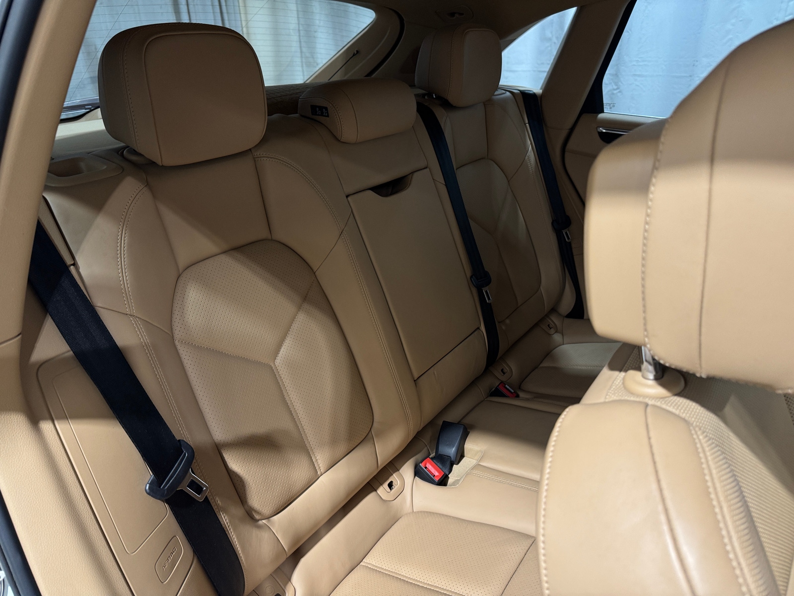 Thumbnail: 2015 Porsche Macan - 6