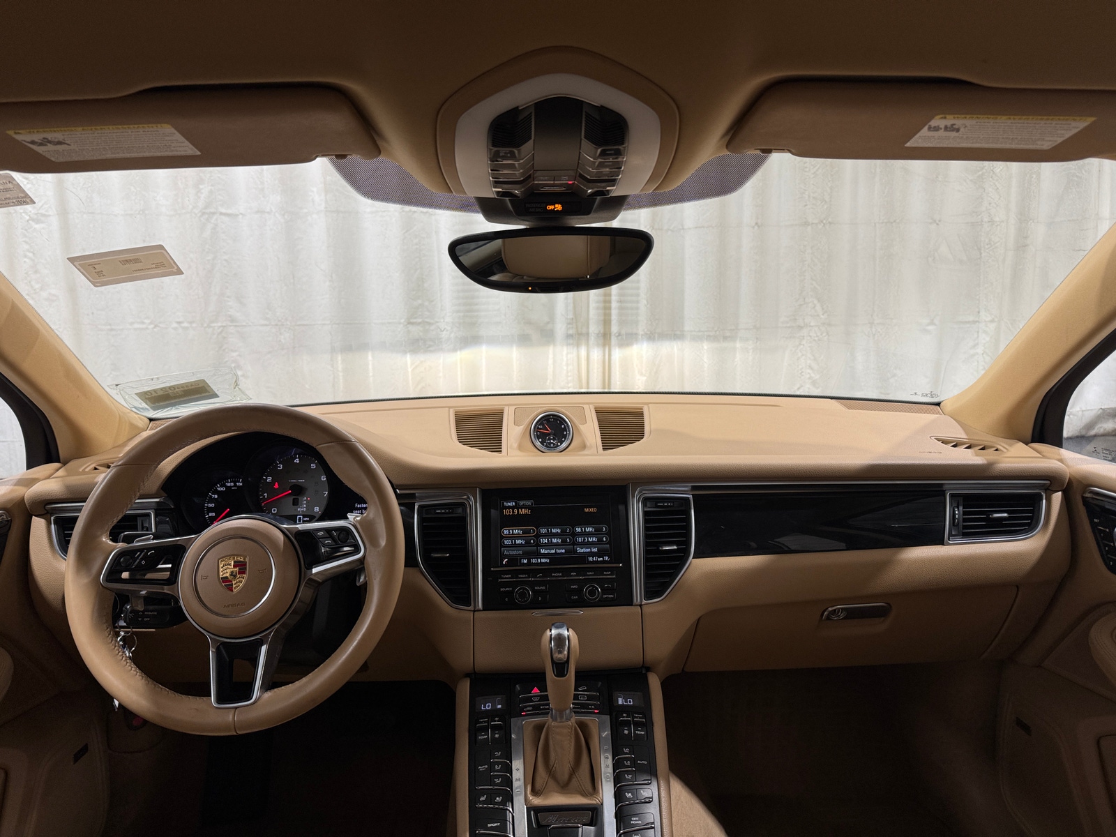 Thumbnail: 2015 Porsche Macan - 3