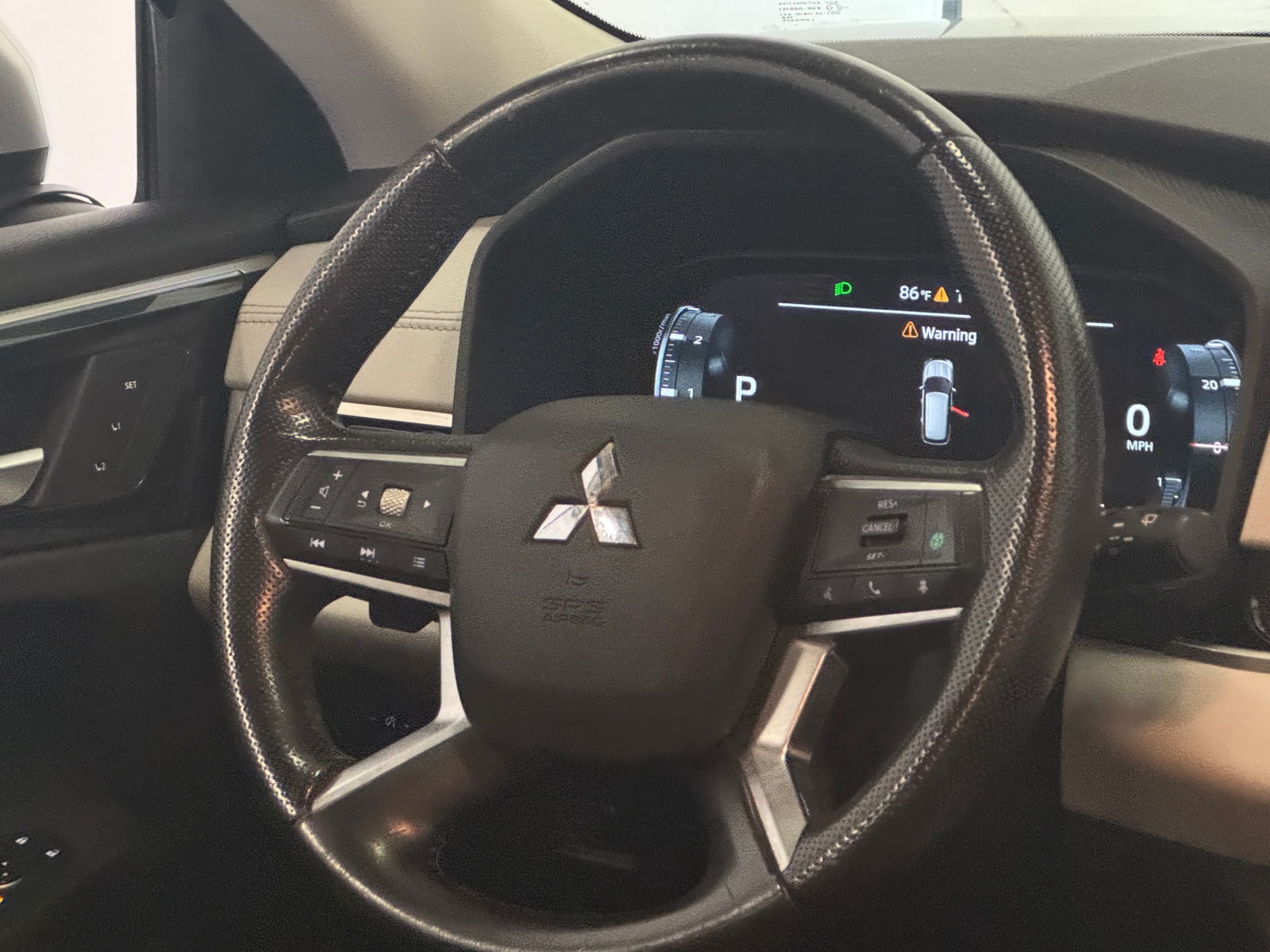 Thumbnail: 2022 Mitsubishi Outlander - 5