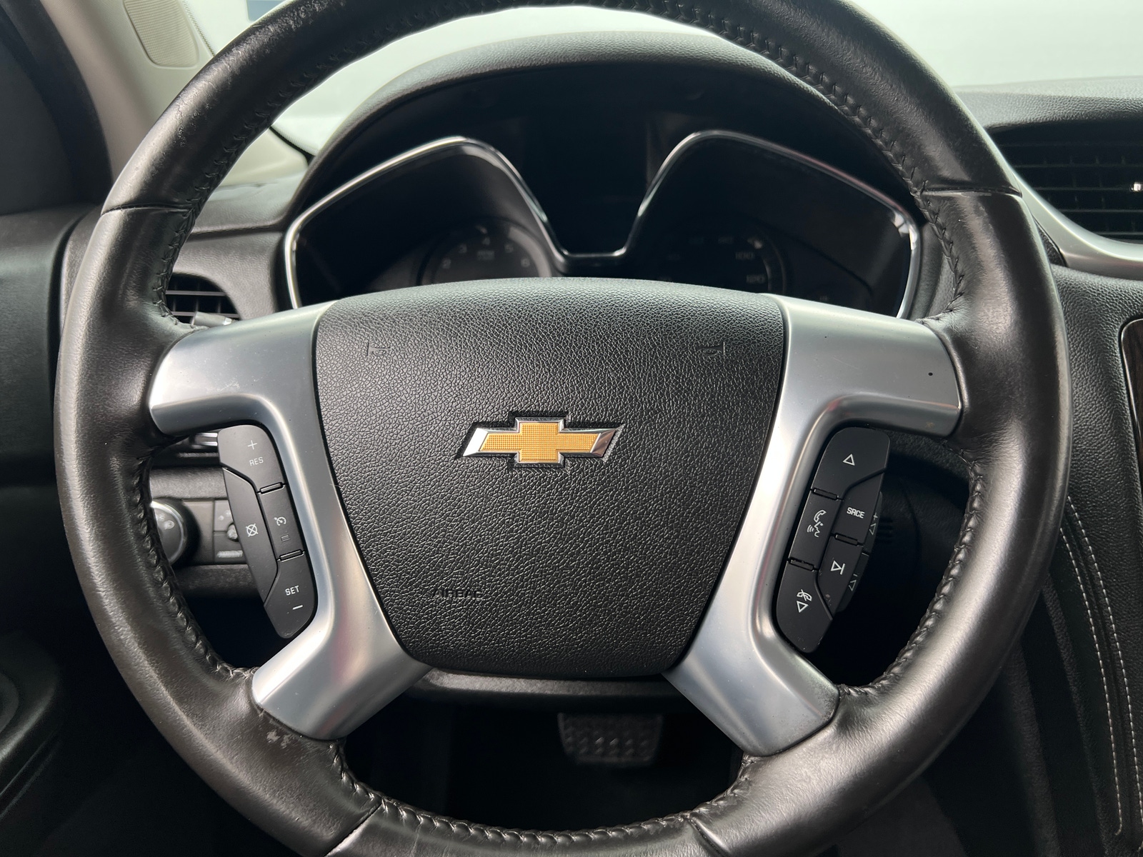 Thumbnail: 2017 Chevrolet Traverse - 4