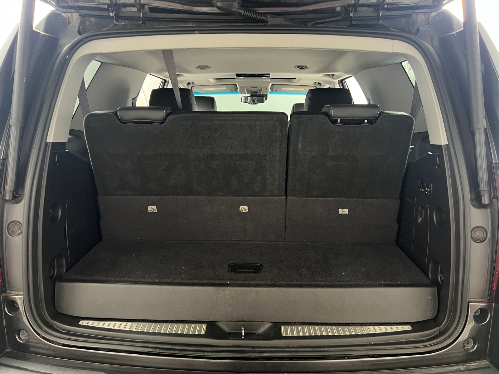 Thumbnail: 2017 Chevrolet Tahoe - 6