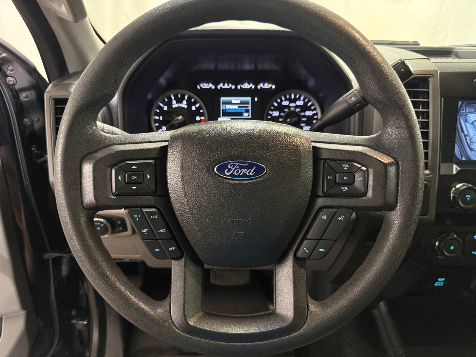 Thumbnail: 2022 Ford Econoline - 4