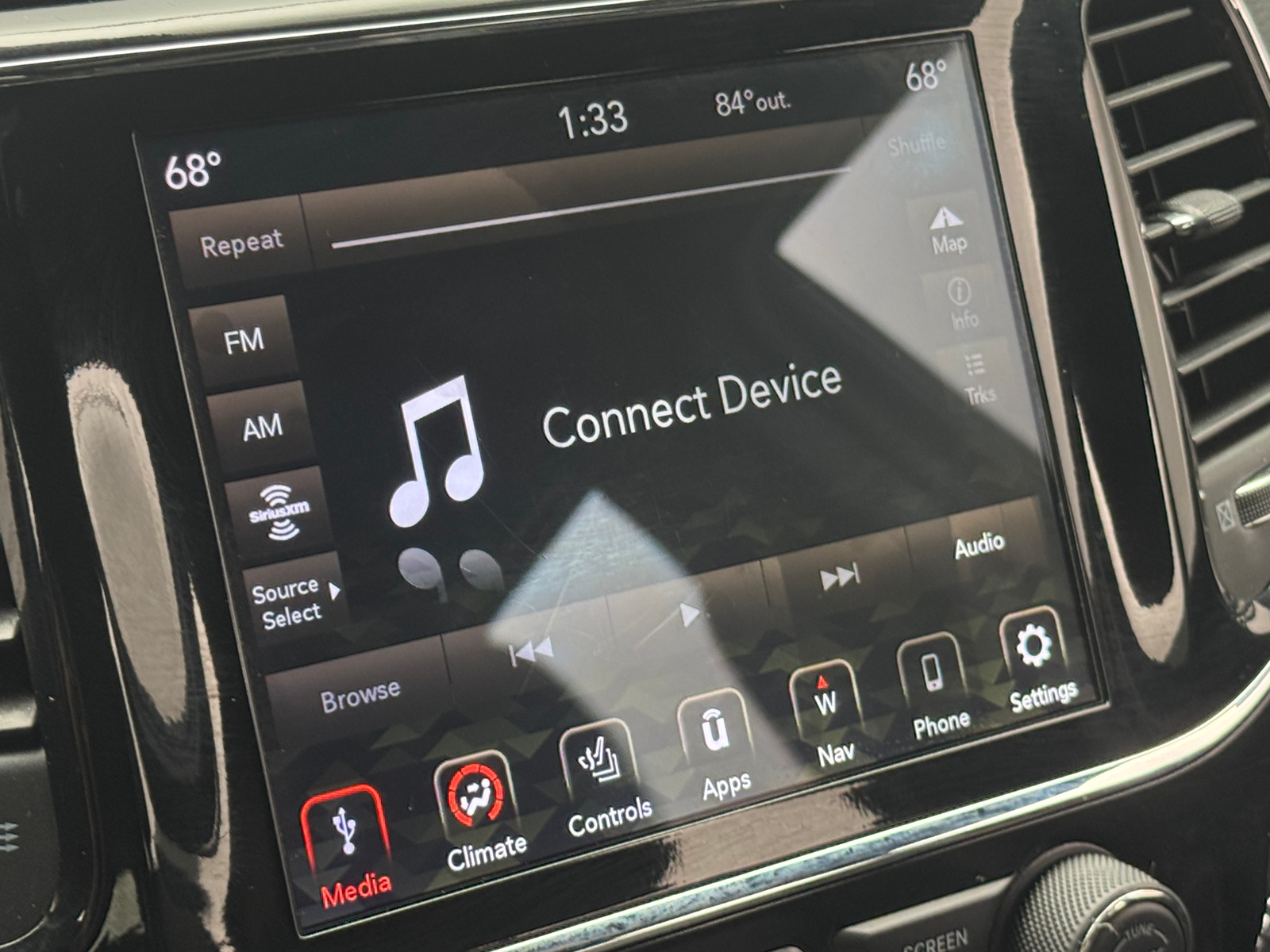 Thumbnail: 2019 Jeep Grand Cherokee - 3