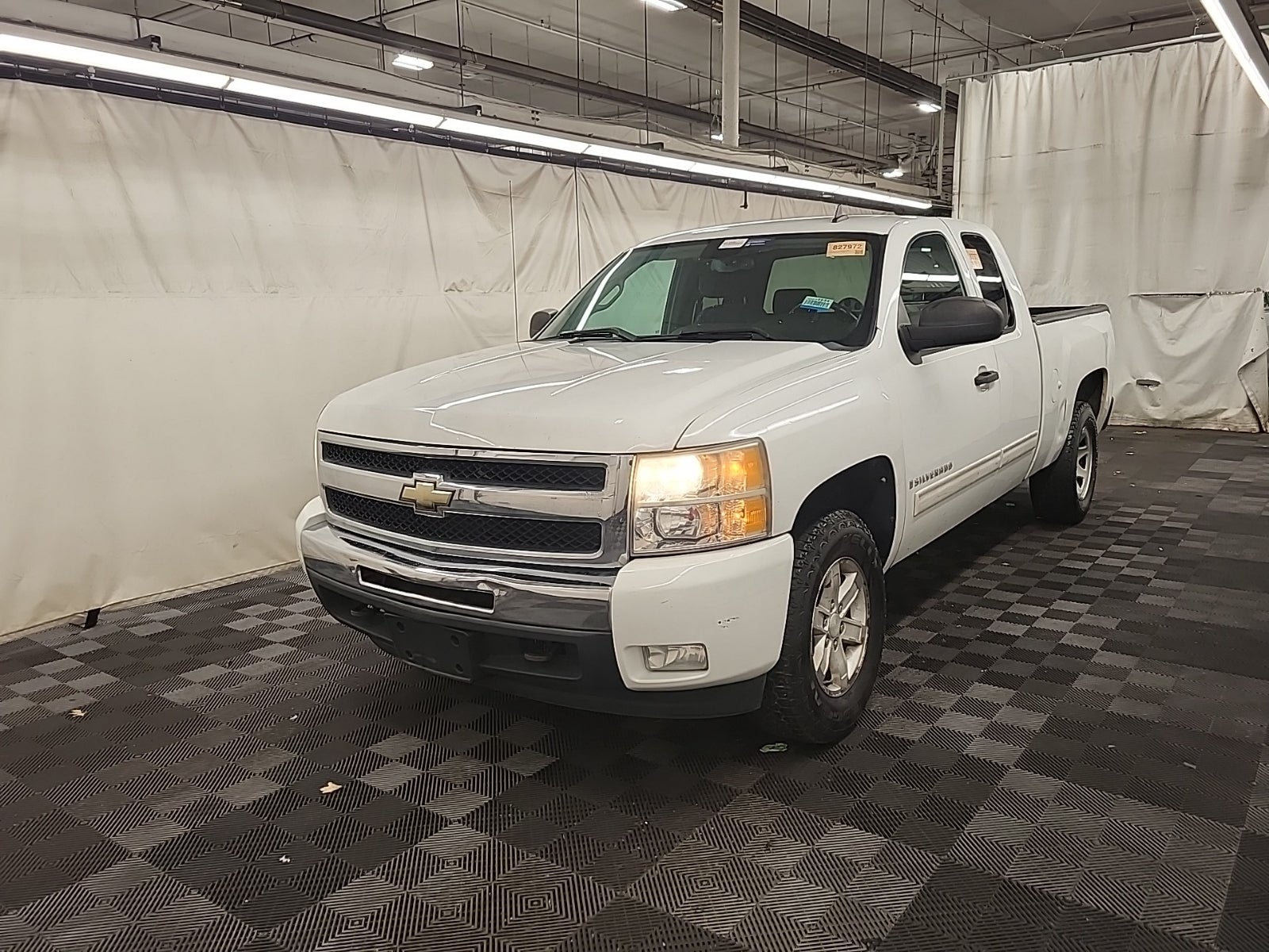 2009 Chevrolet Silverado 1500 4WD Ext Cab 143.5" LT