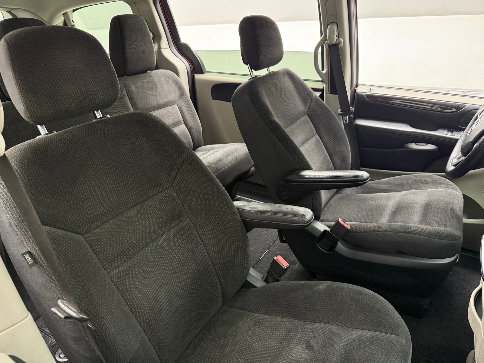 Thumbnail: 2018 Dodge Grand Caravan - 2