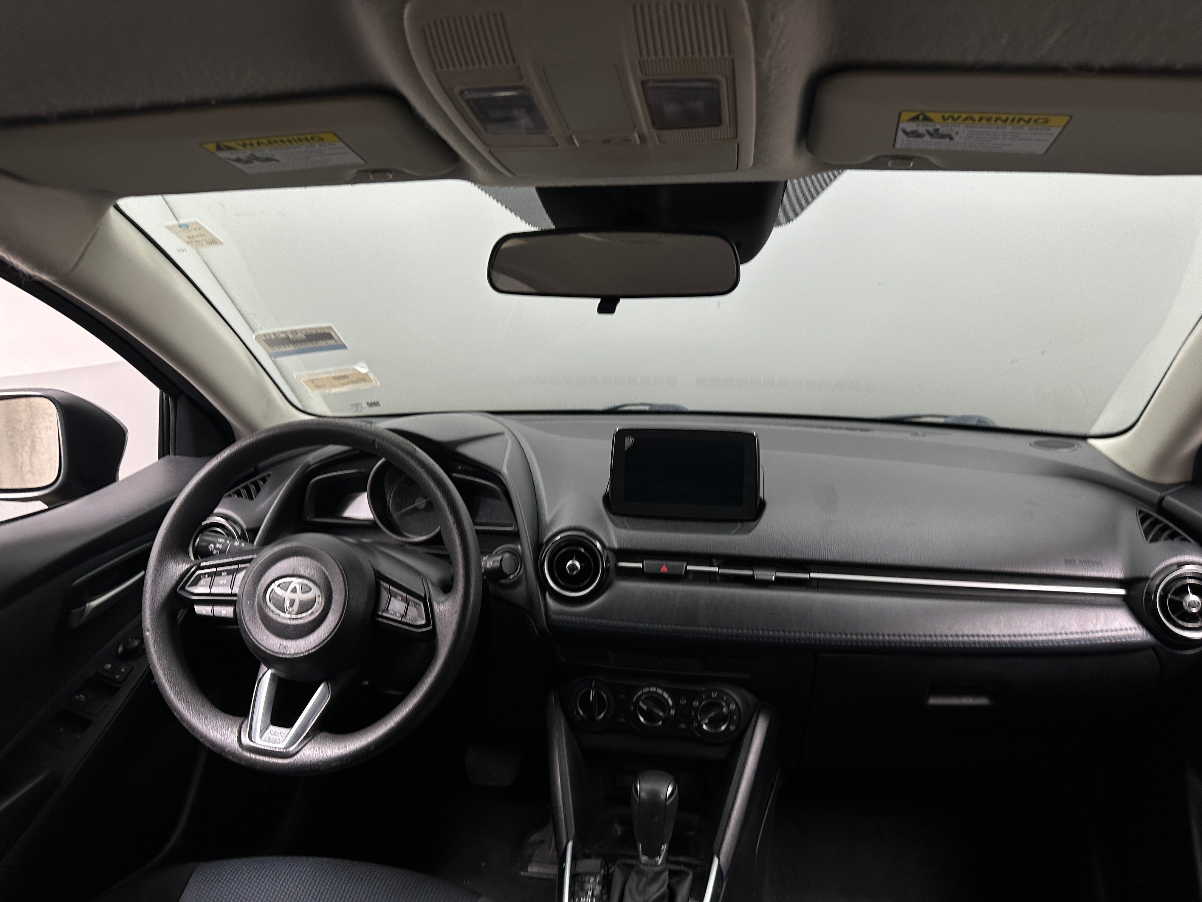 2020 Toyota Yaris LE - Photo 4