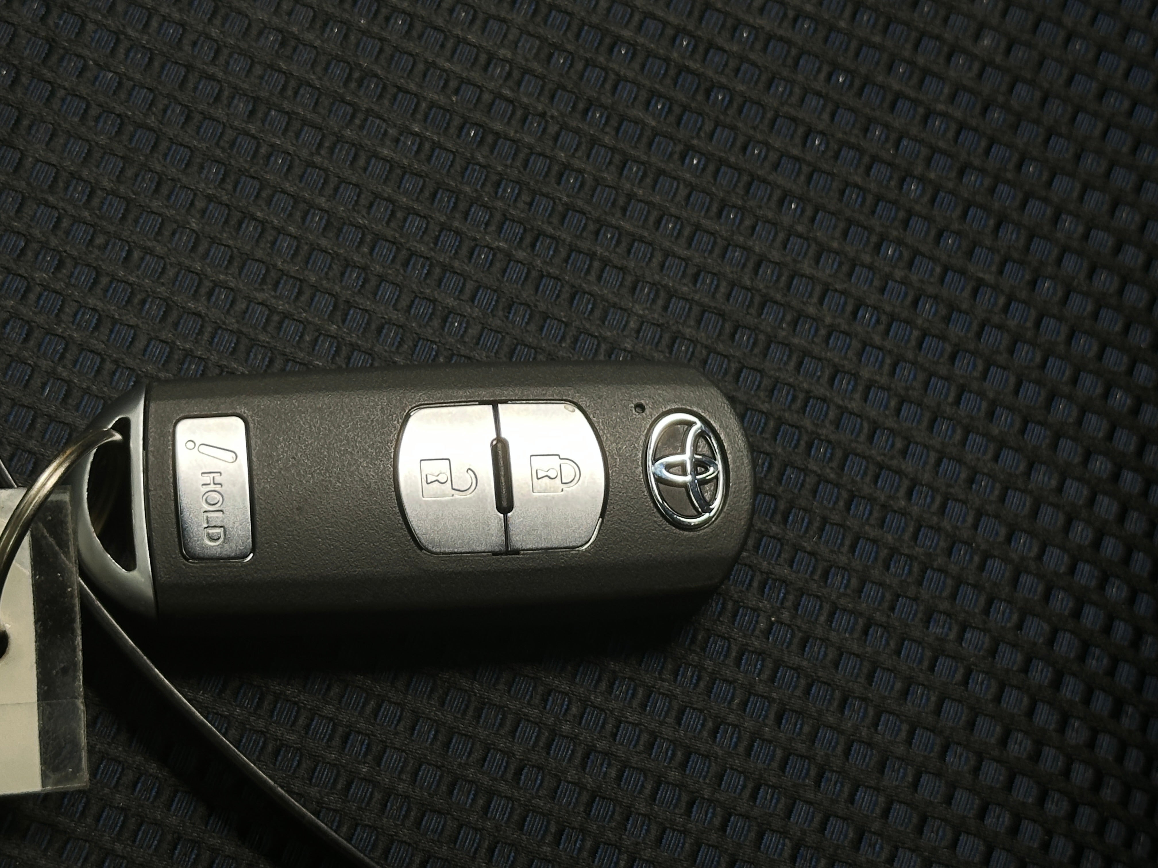 2020 Toyota Yaris LE - Photo 9