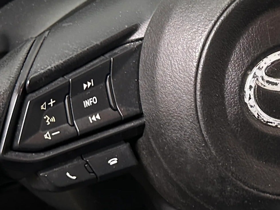 2020 Toyota Yaris LE - Photo 13