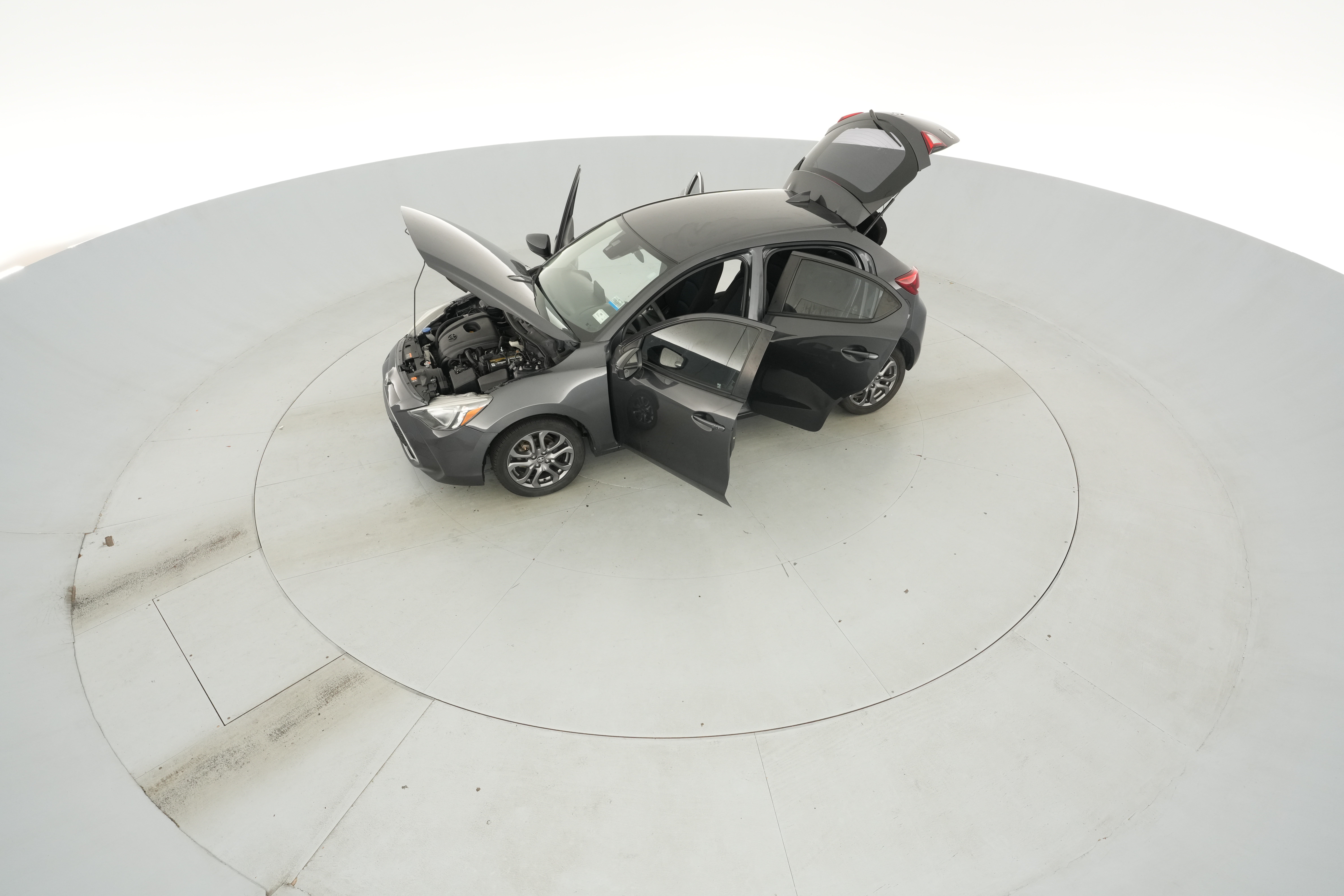2020 Toyota Yaris LE - Photo 45