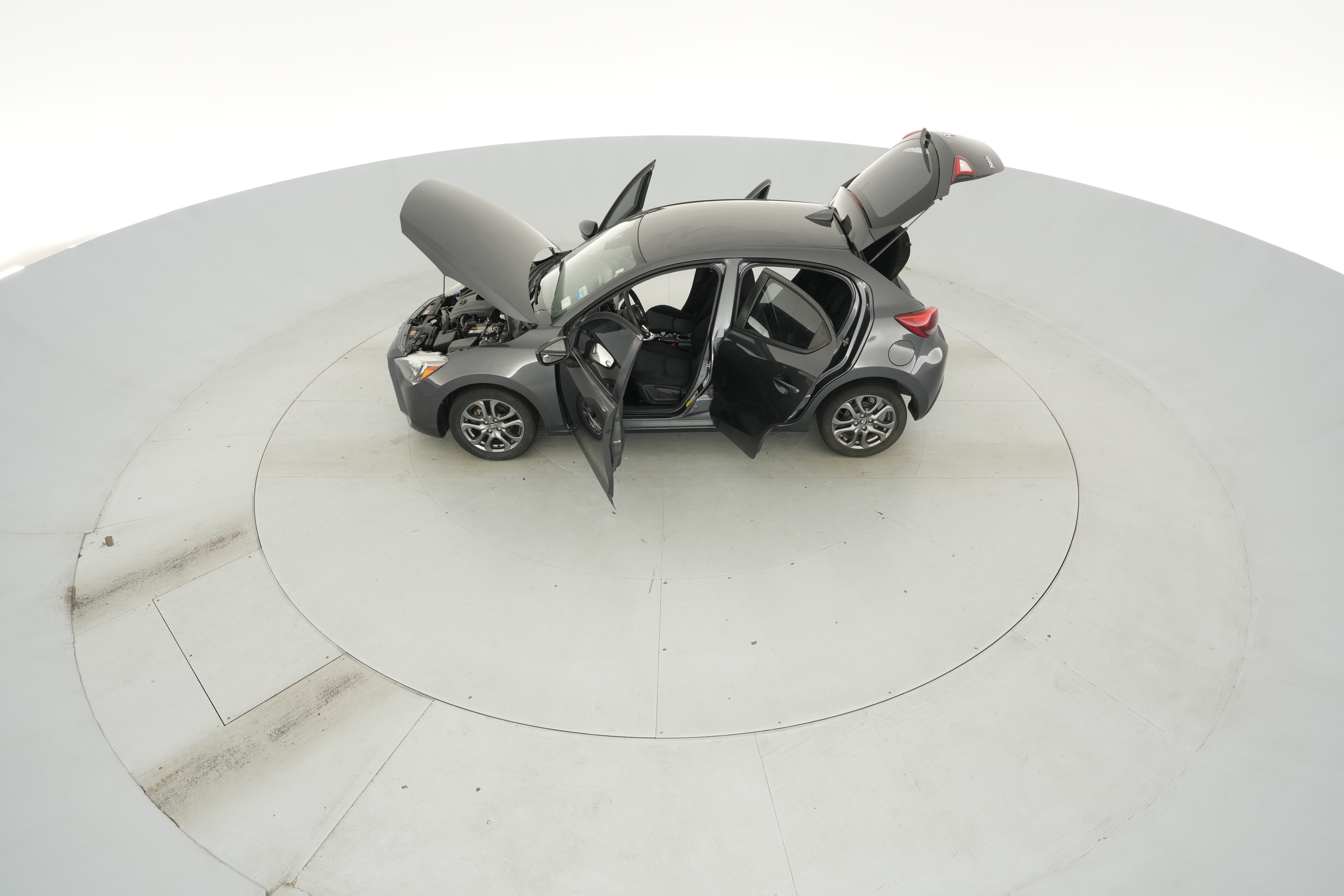 2020 Toyota Yaris LE - Photo 46