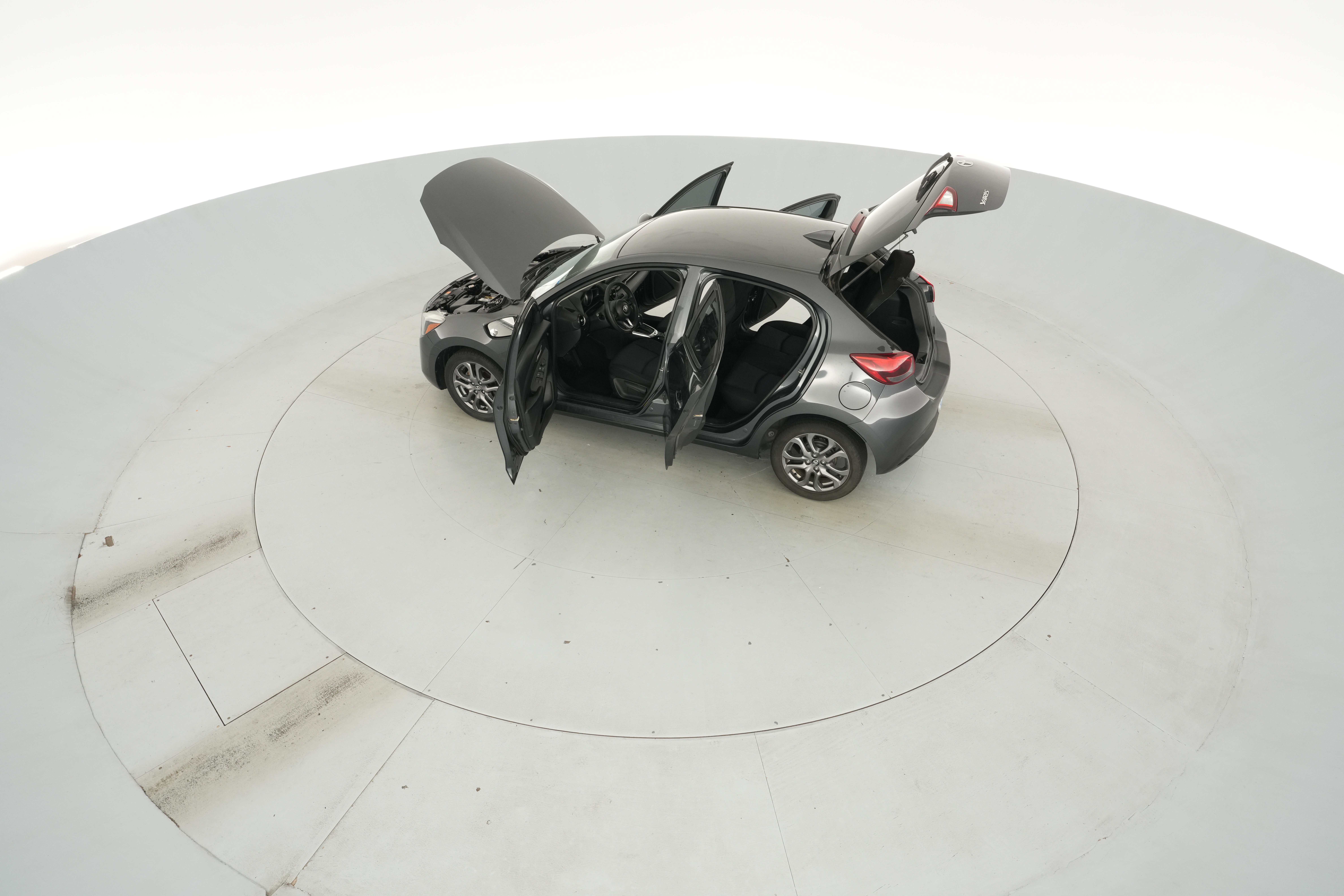 2020 Toyota Yaris LE - Photo 47