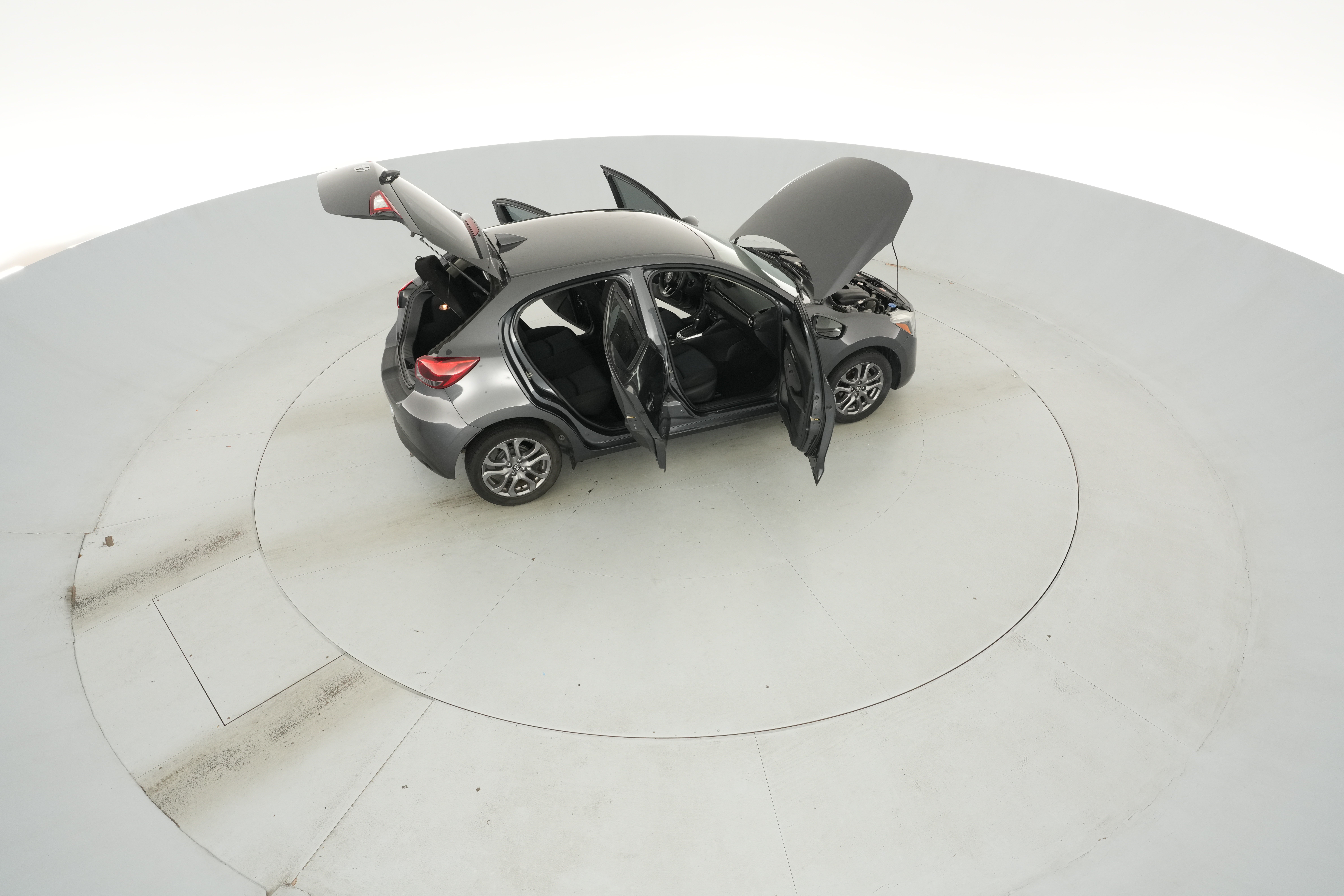 2020 Toyota Yaris LE - Photo 53