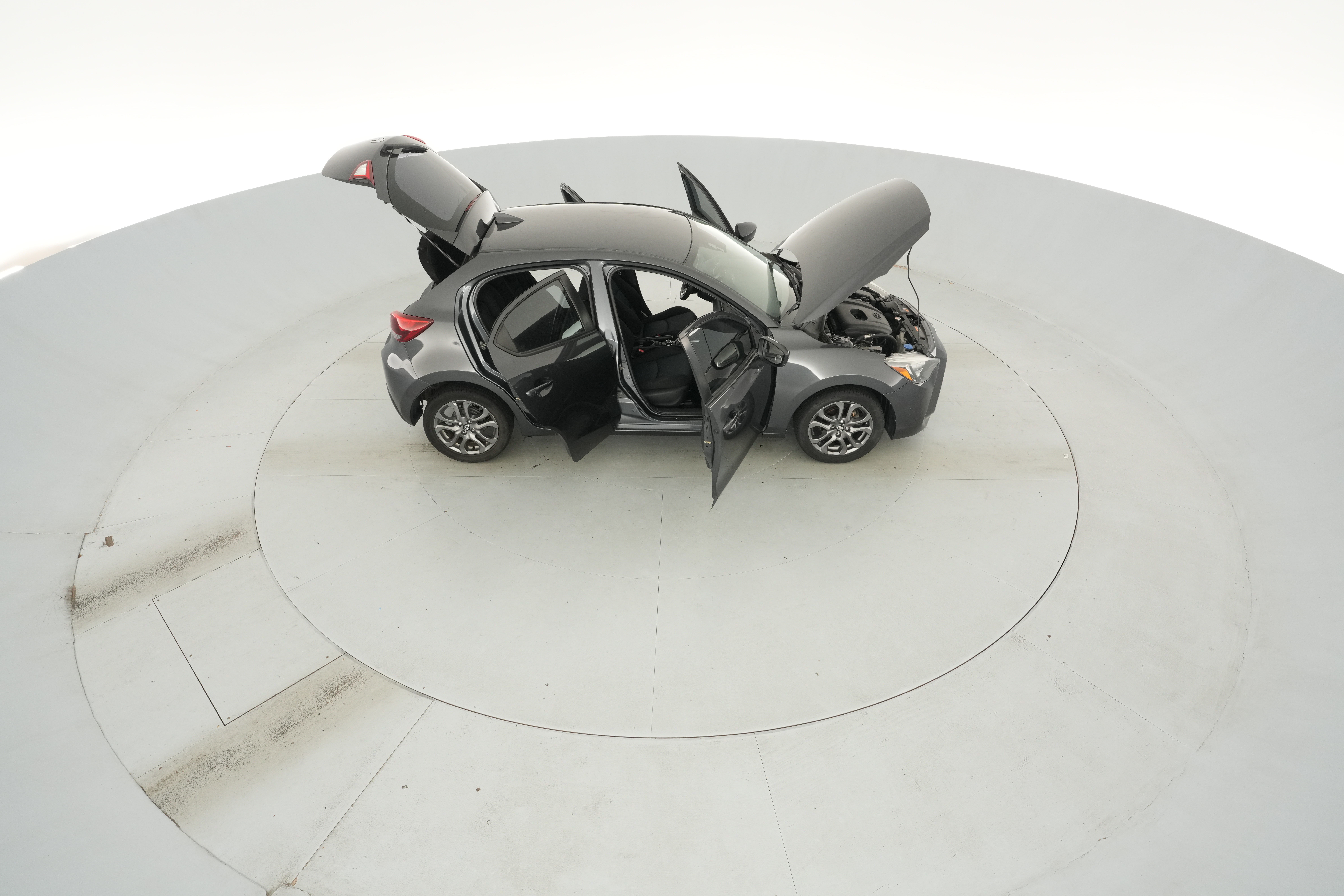 2020 Toyota Yaris LE - Photo 54