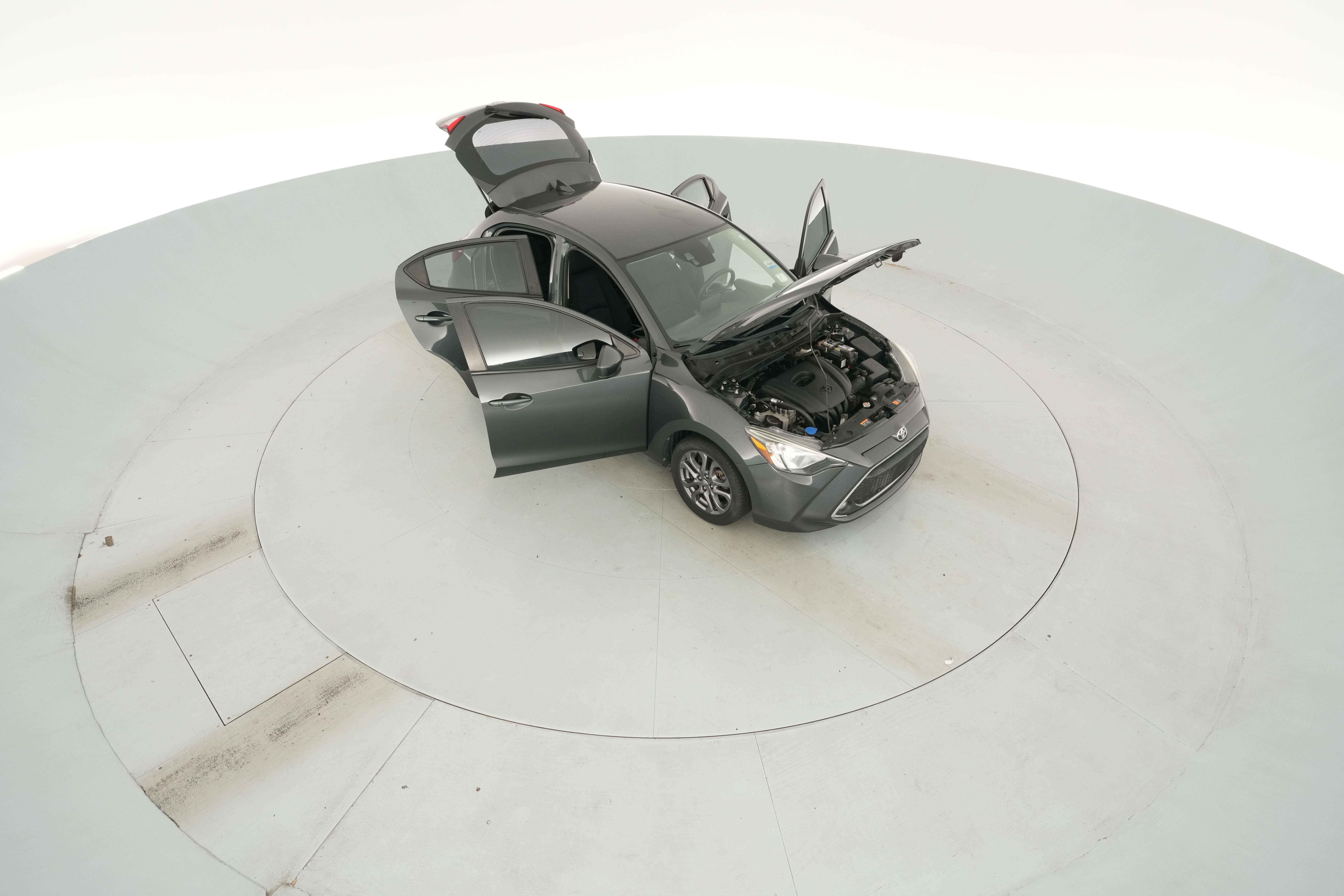 2020 Toyota Yaris LE - Photo 56