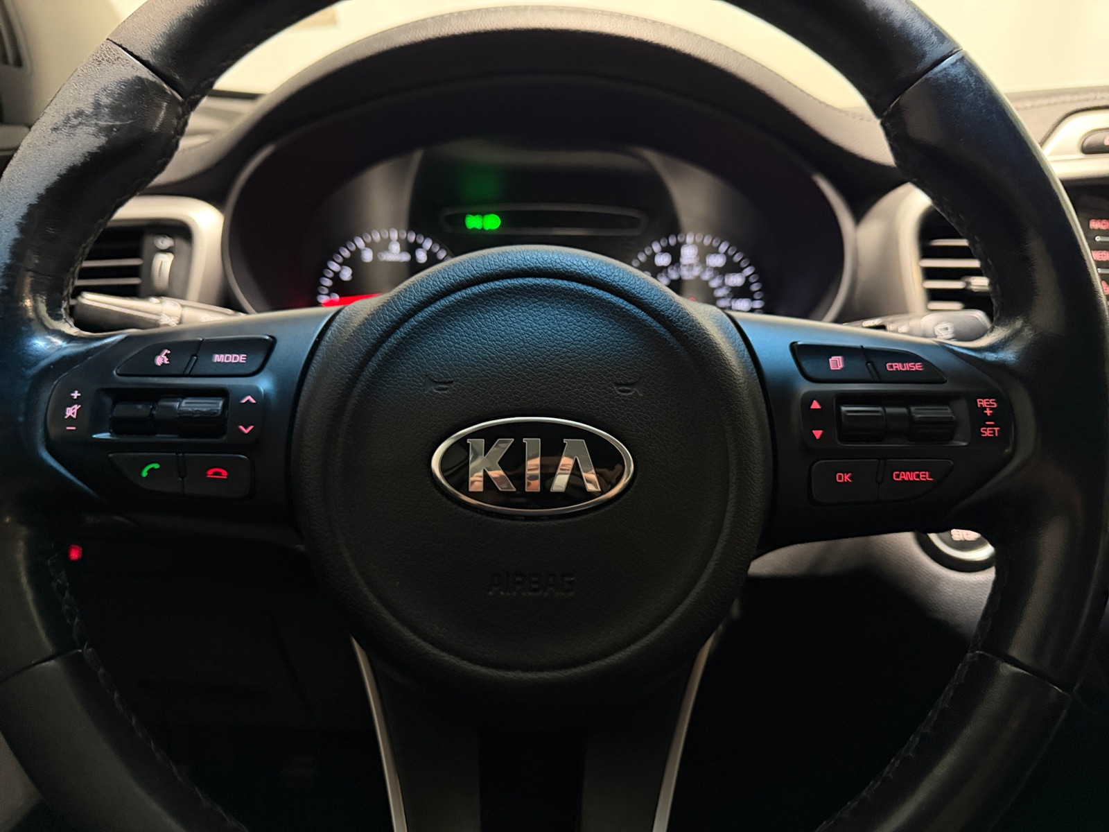 Thumbnail: 2017 Kia Sorento - 4