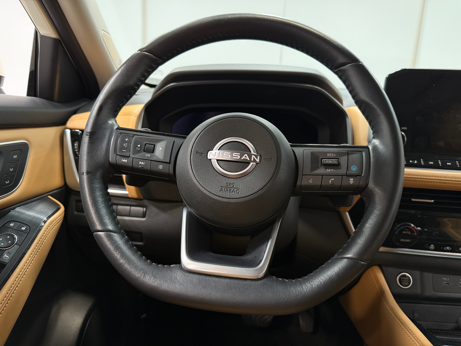 Thumbnail: 2023 Nissan Rogue - 4