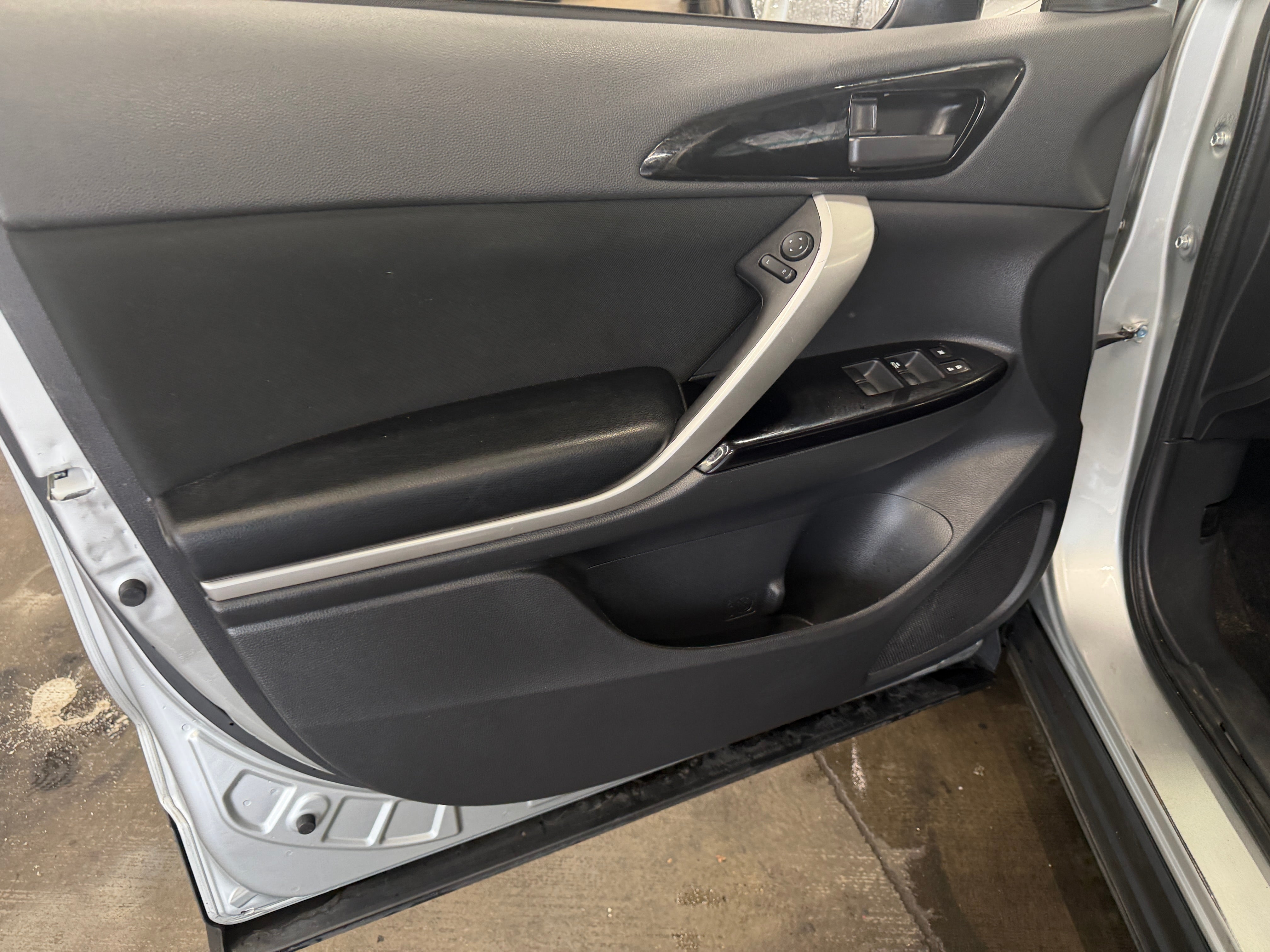 2023 Mitsubishi Eclipse Cross LE