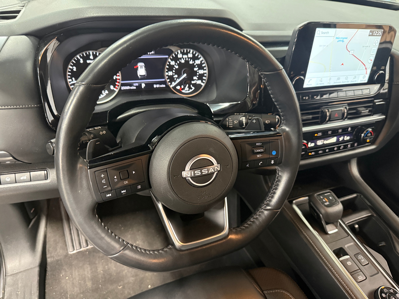 Thumbnail: 2023 Nissan Pathfinder - 4
