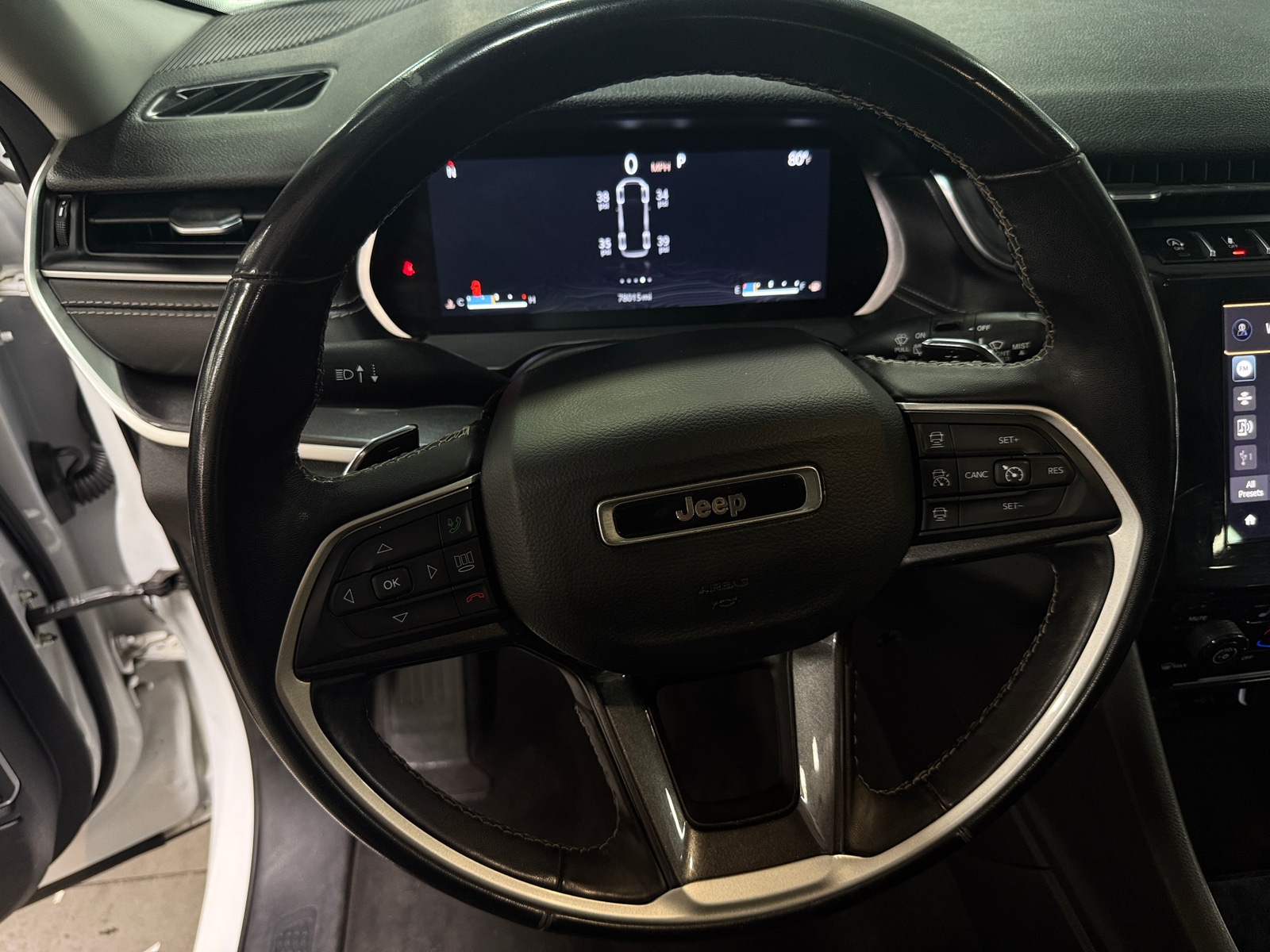Thumbnail: 2022 Jeep Grand Cherokee L - 5