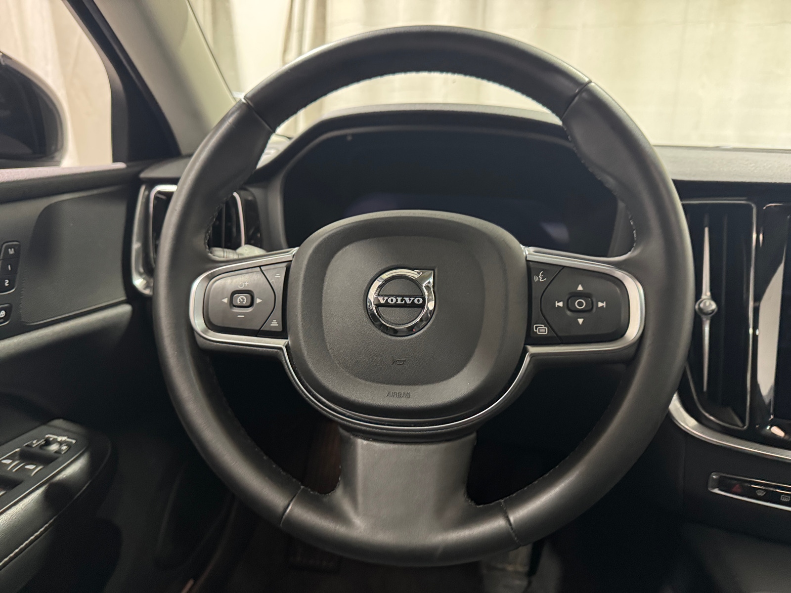 Thumbnail: 2024 Volvo S60 - 4