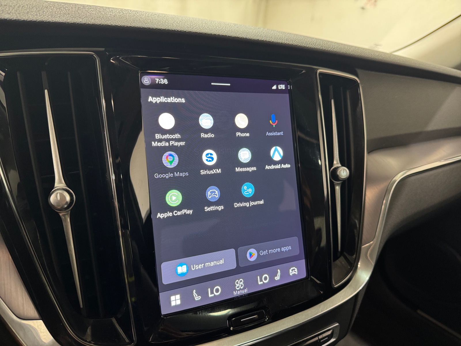 Thumbnail: 2024 Volvo S60 - 3