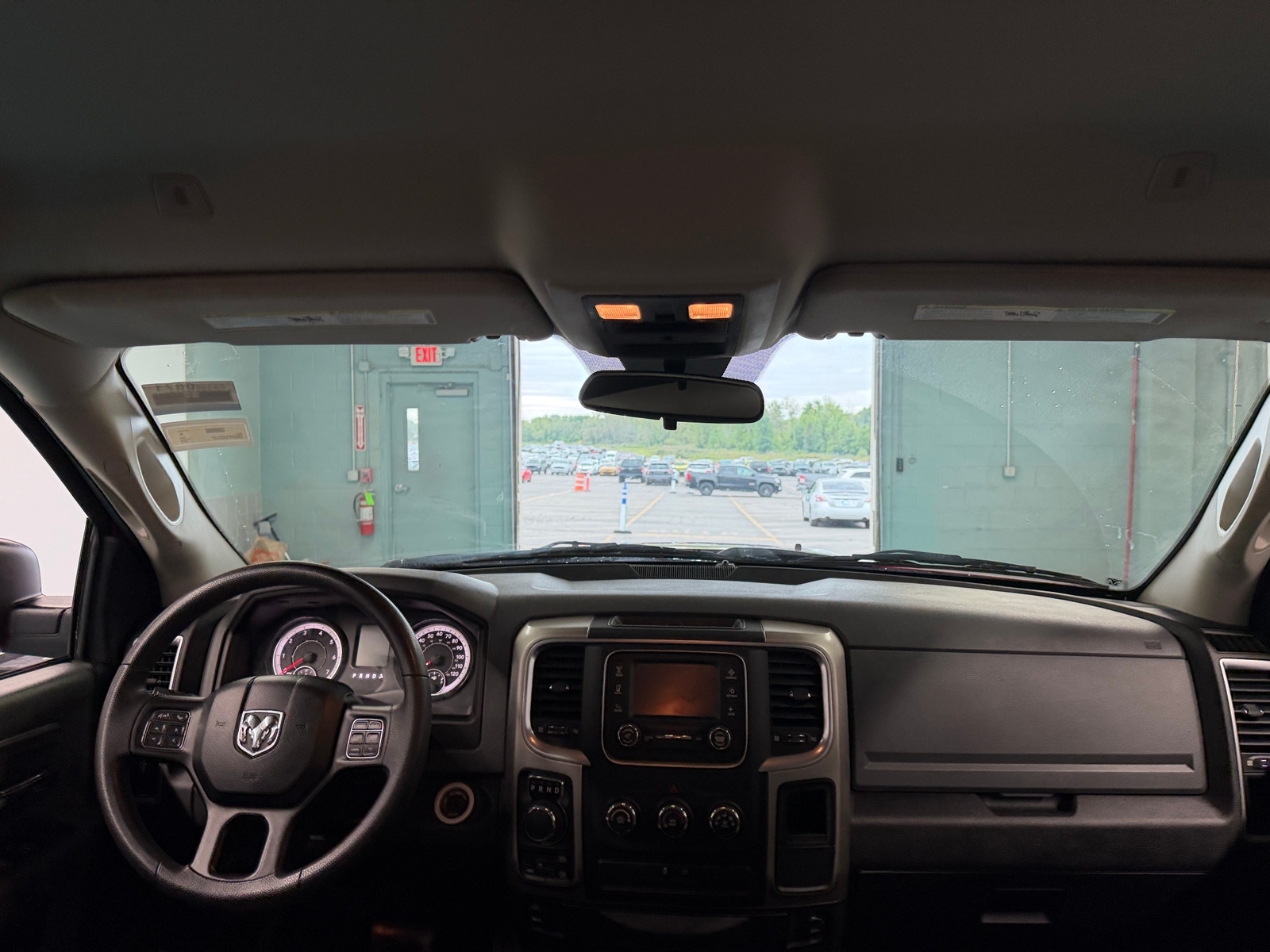 Thumbnail: 2019 RAM 1500 Classic - 3
