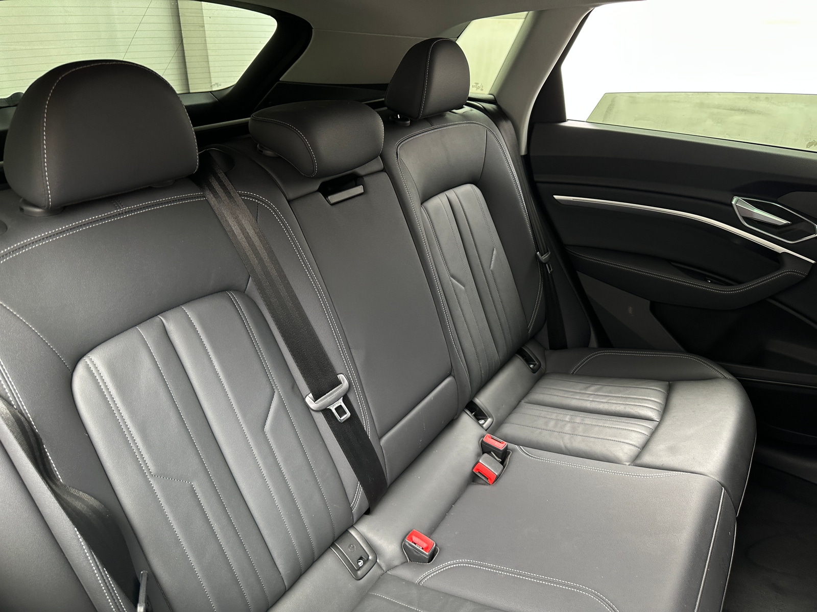 Thumbnail: 2021 Audi e-tron - 6
