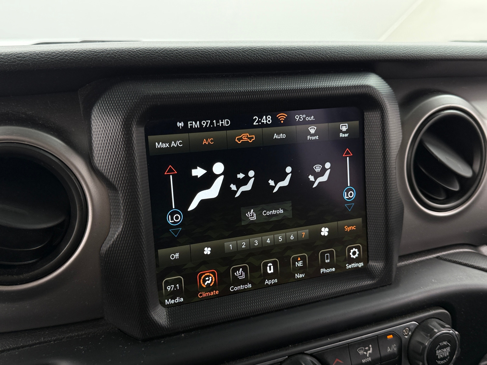 Thumbnail: 2021 Jeep Gladiator - 4