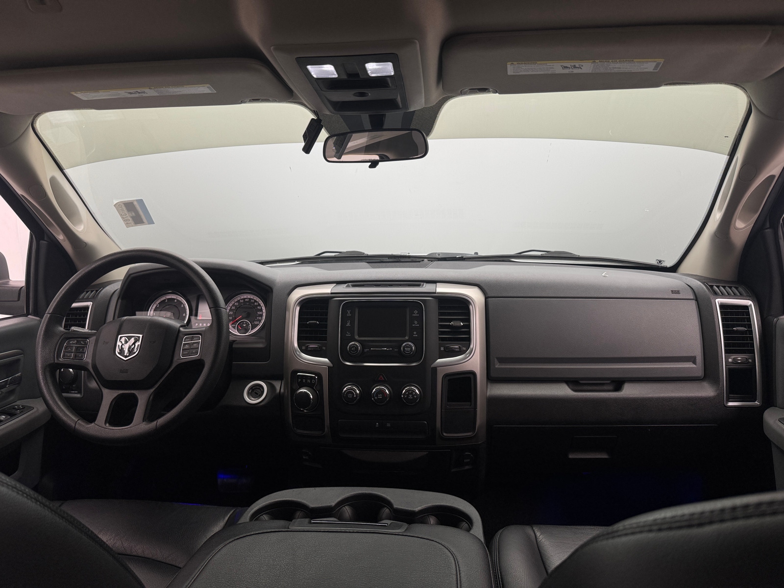 Thumbnail: 2019 RAM 1500 Classic - 3
