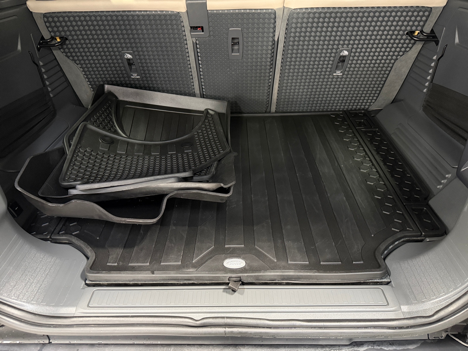 Thumbnail: 2021 Land Rover Defender - 7