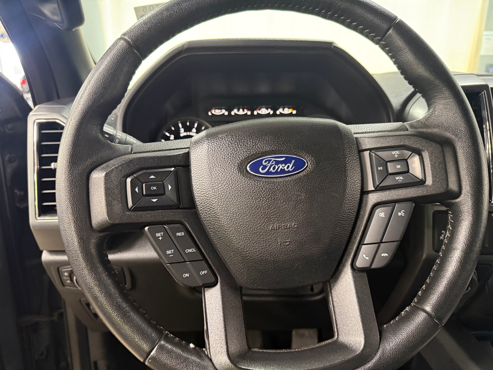 Thumbnail: 2020 Ford Econoline - 5