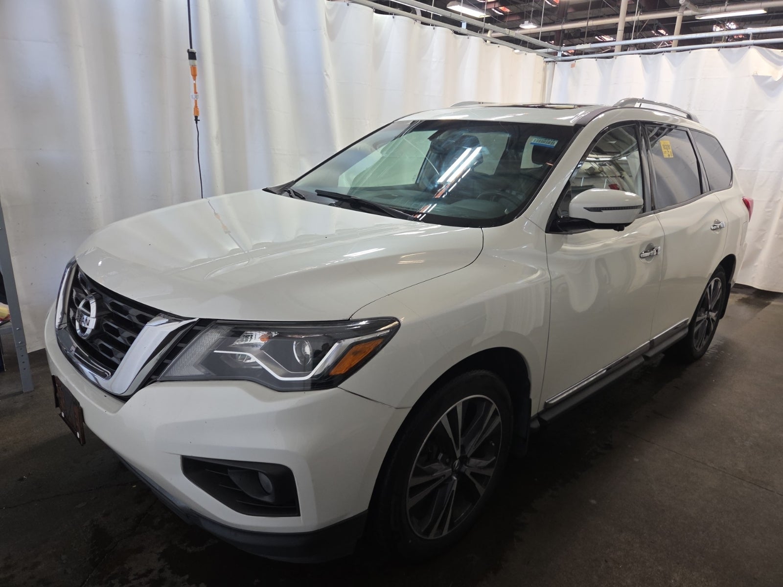 2017 Nissan Pathfinder Platinum