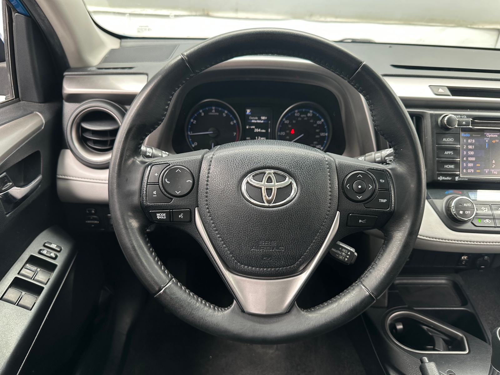 Thumbnail: 2018 Toyota RAV4 - 5
