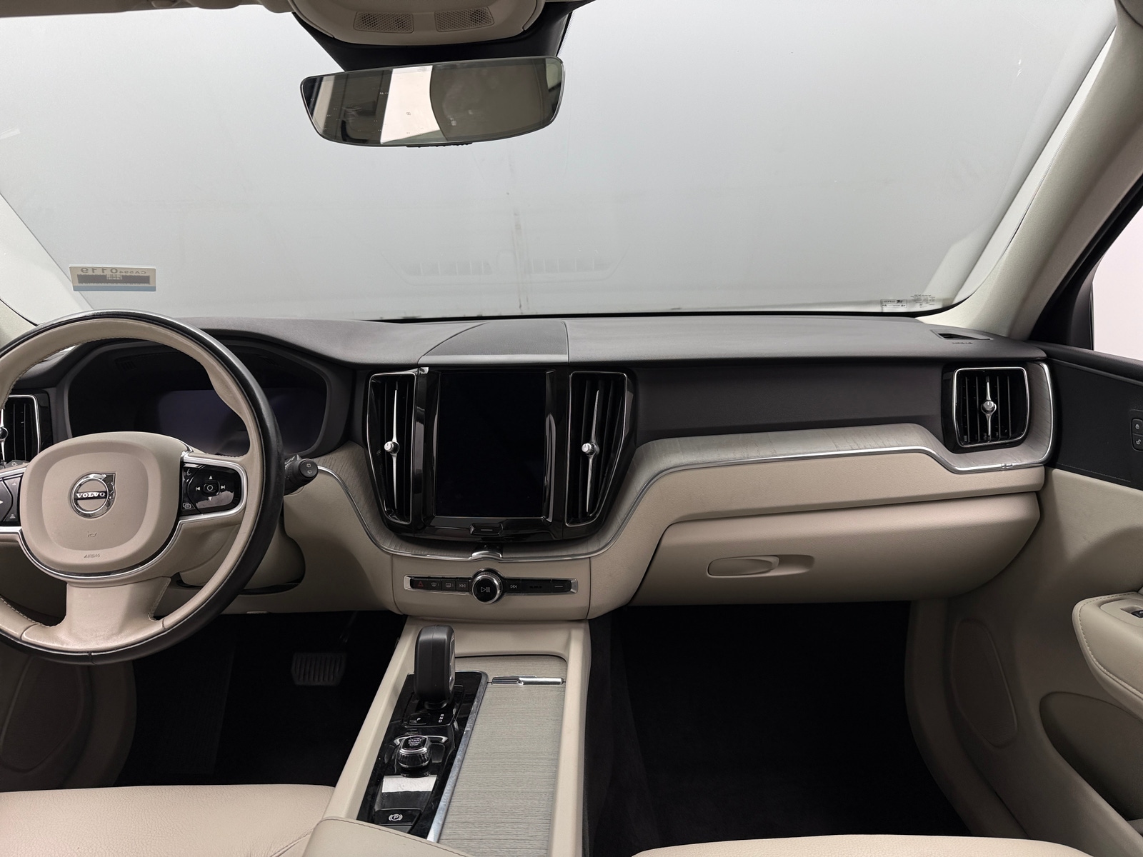 Thumbnail: 2023 Volvo XC60 - 3
