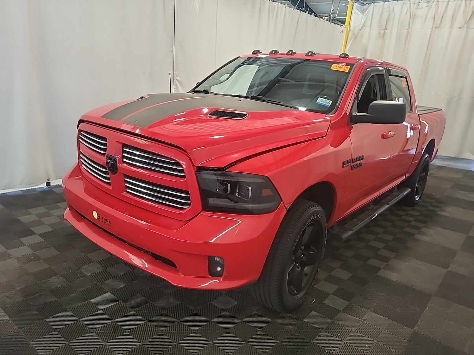 2016 Ram 1500 4WD Crew Cab 140.5" Sport