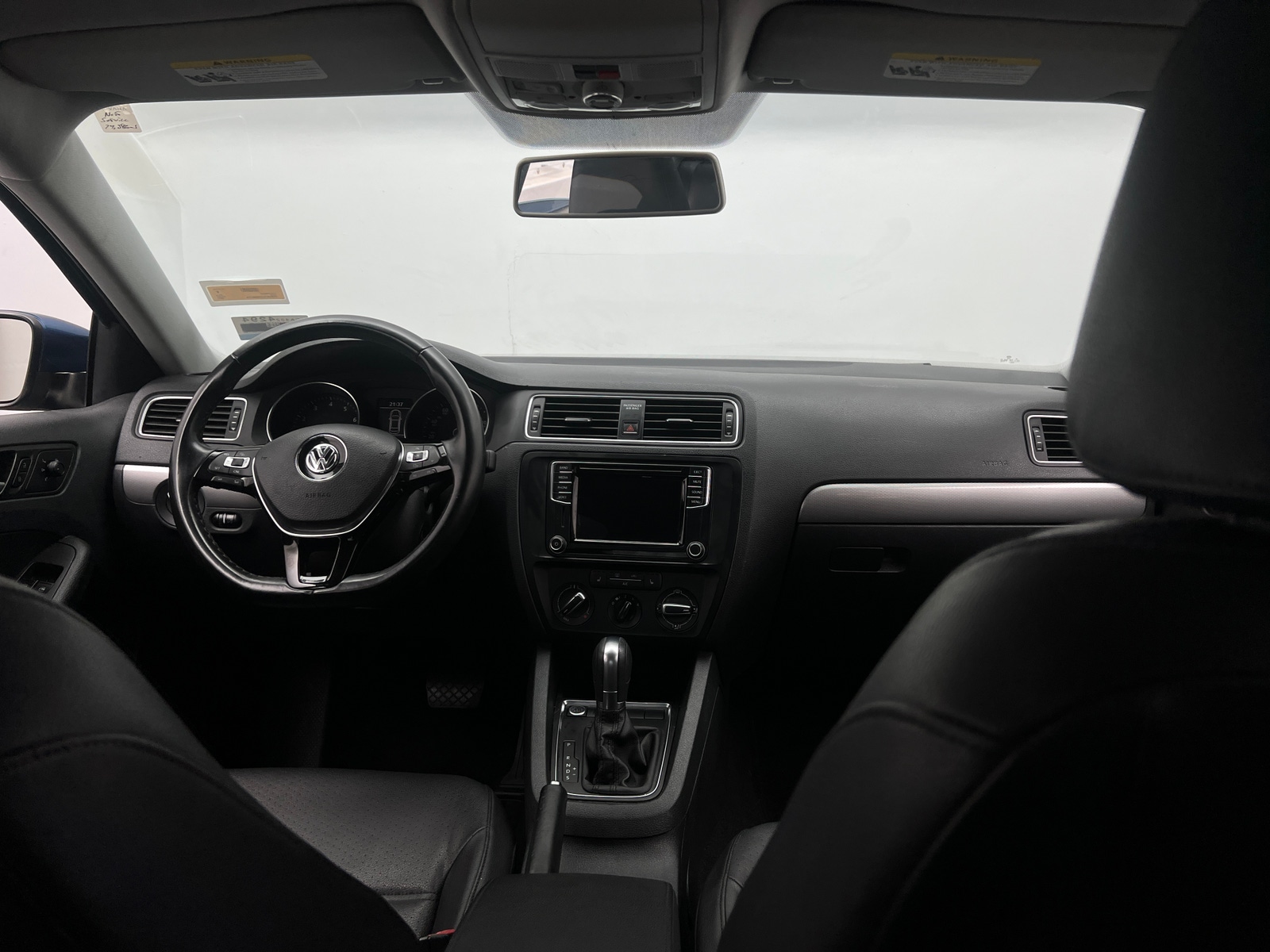 Thumbnail: 2017 Volkswagen Jetta - 3