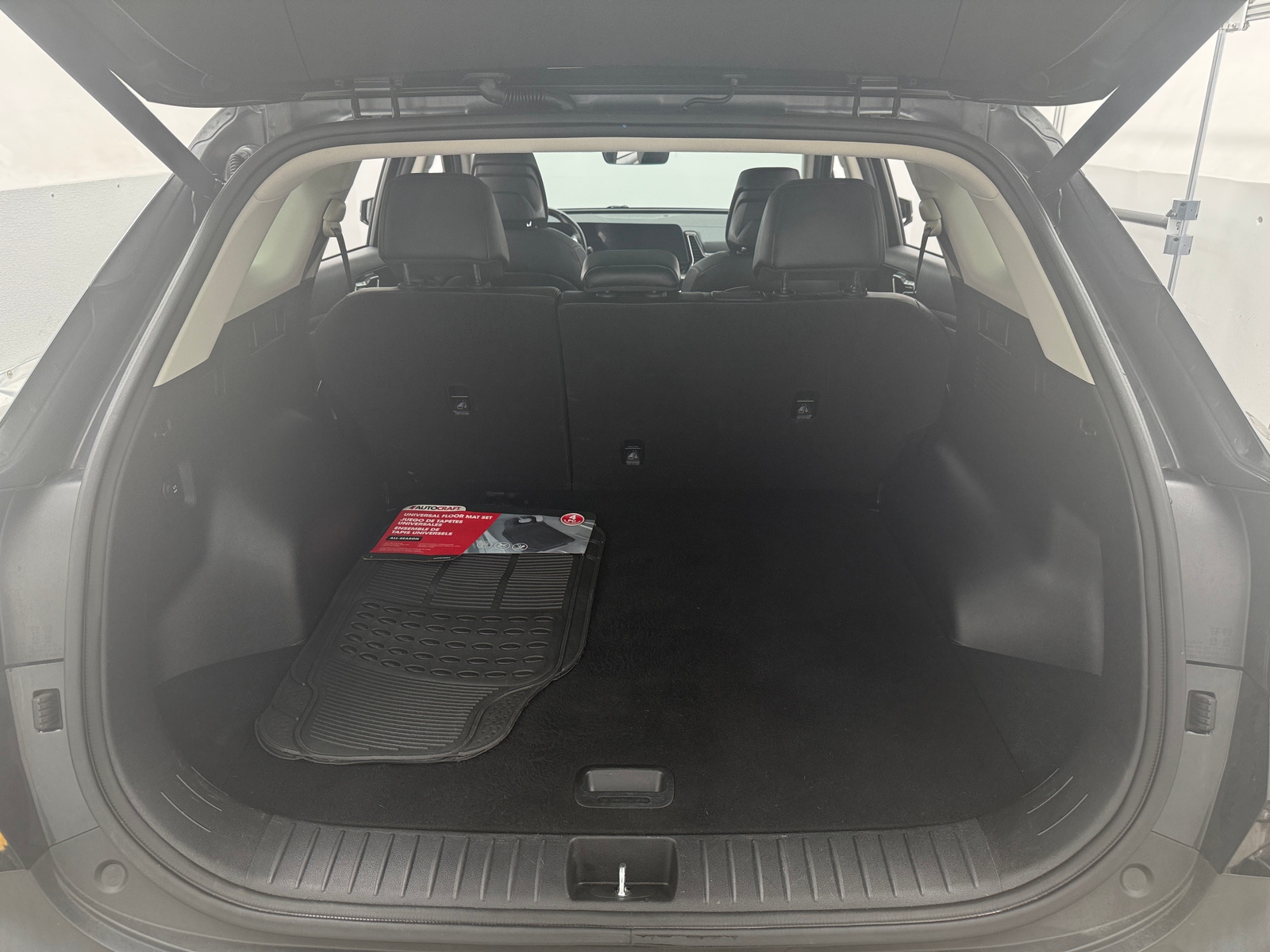 Thumbnail: 2023 Kia Sportage - 6