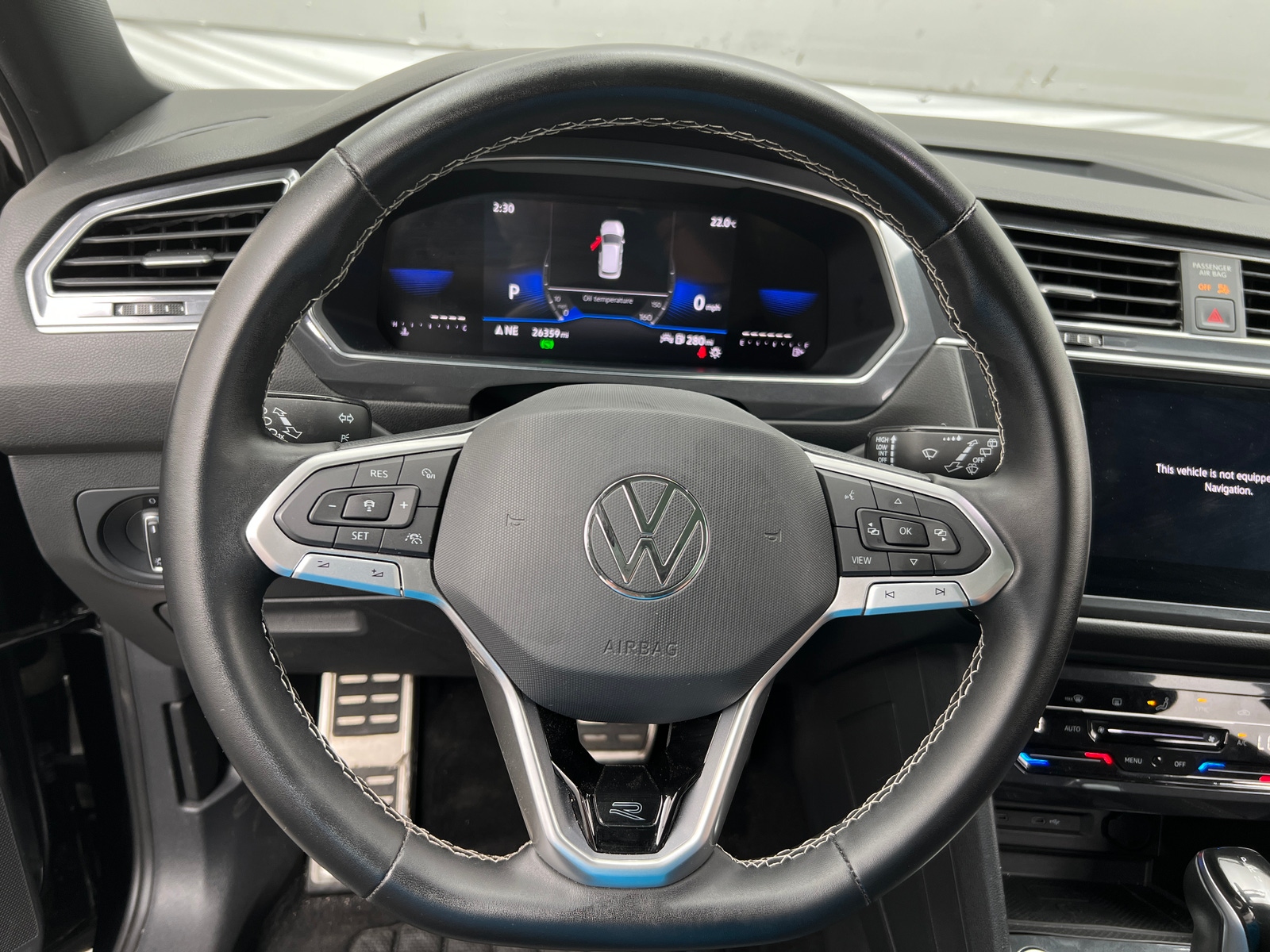 Thumbnail: 2023 Volkswagen Tiguan - 4