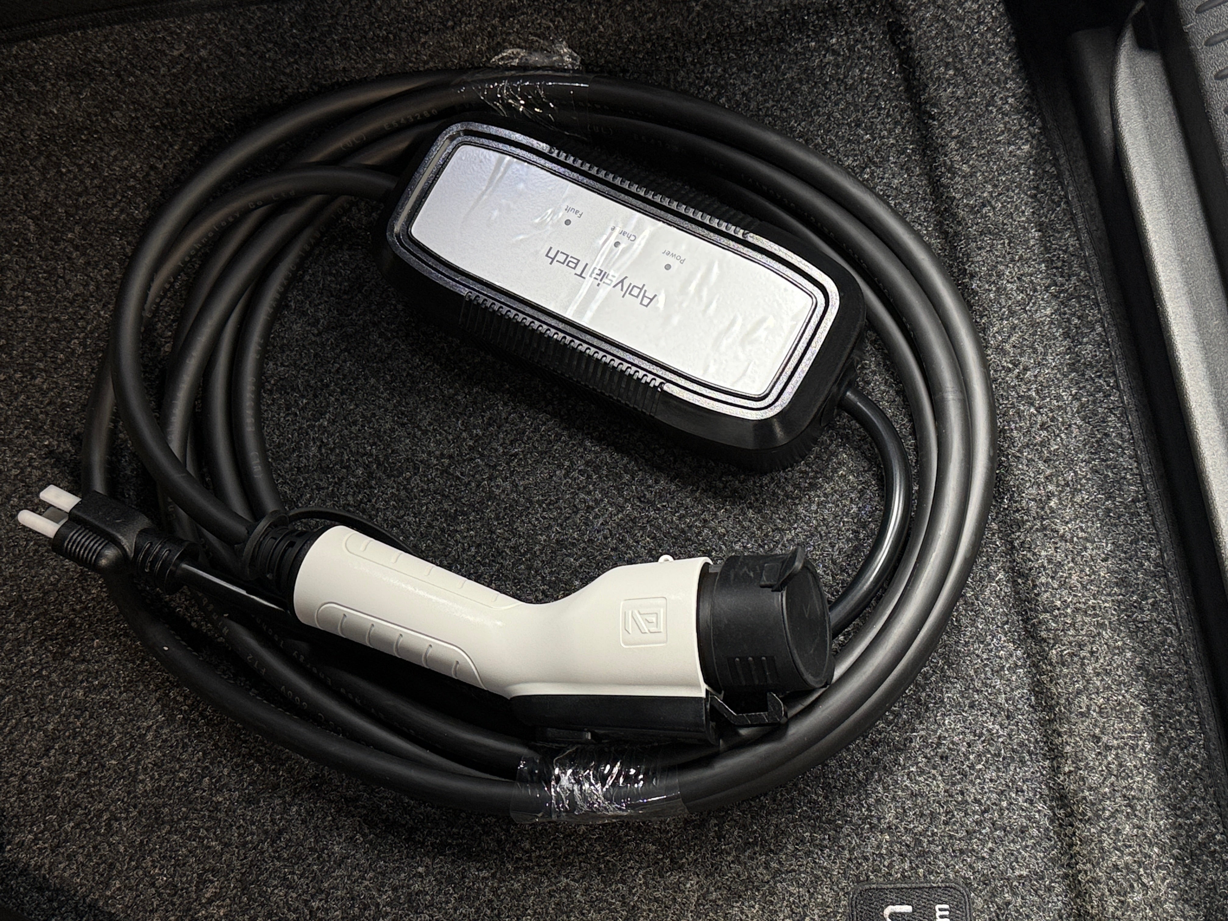 Used 2024 Volkswagen ID.4 STANDARD with VIN 1V2BMPE8XRC002143 for sale in Oak Creek, WI