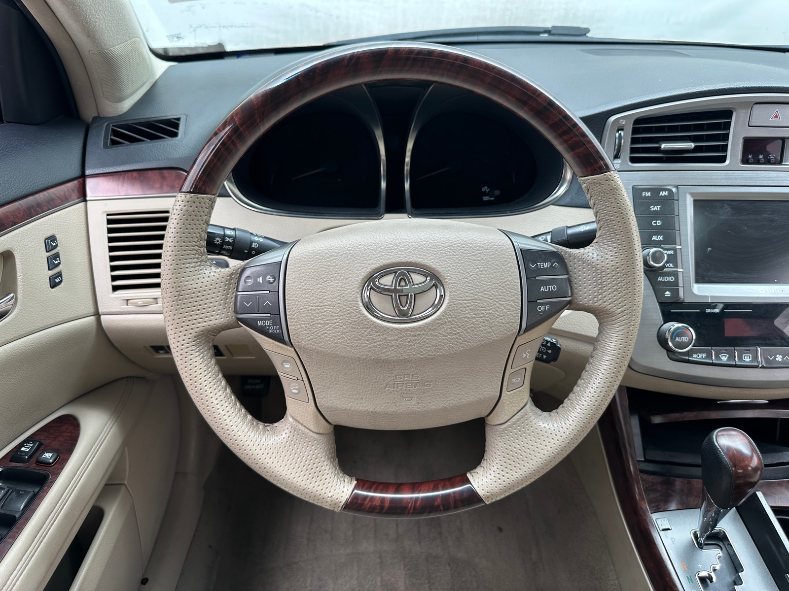 Thumbnail: 2011 Toyota Avalon - 4