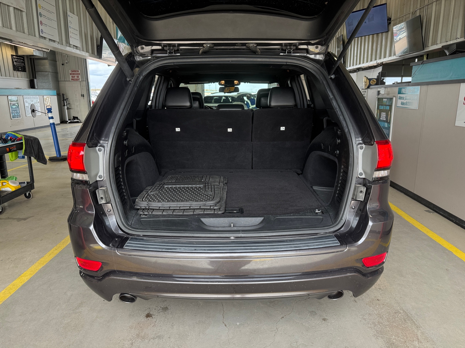 Thumbnail: 2015 Jeep Grand Cherokee - 6