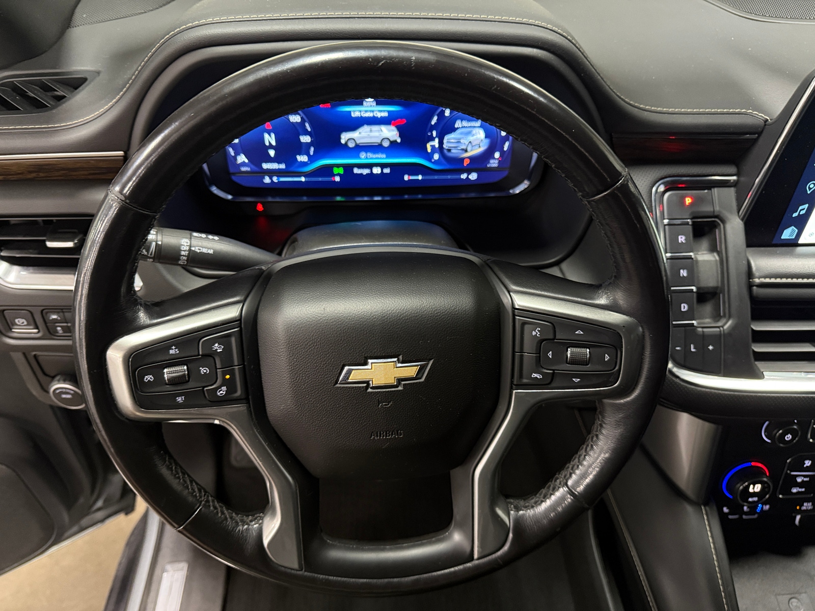 Thumbnail: 2023 Chevrolet Suburban - 4