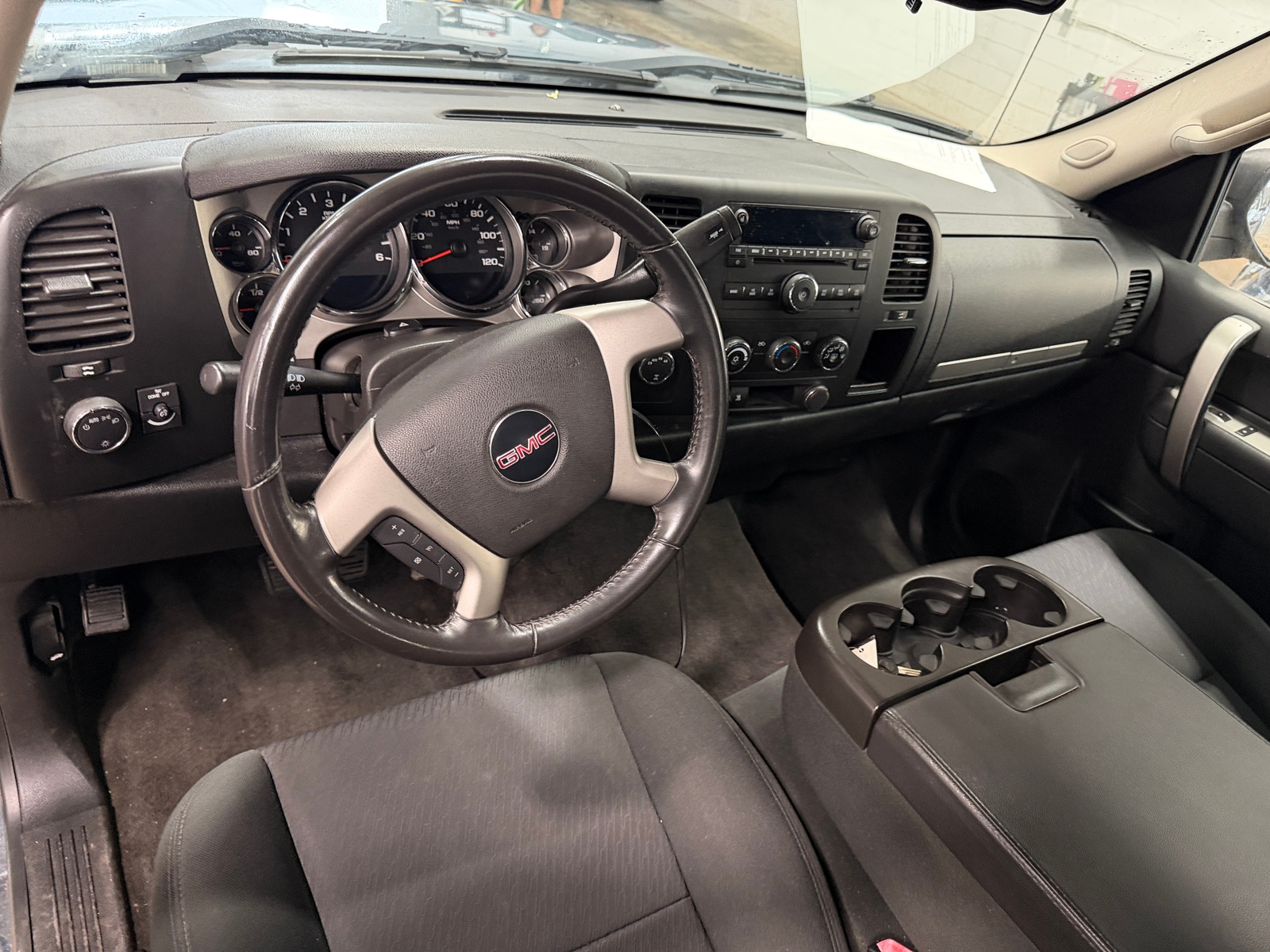 Thumbnail: 2010 GMC Sierra 1500 - 3