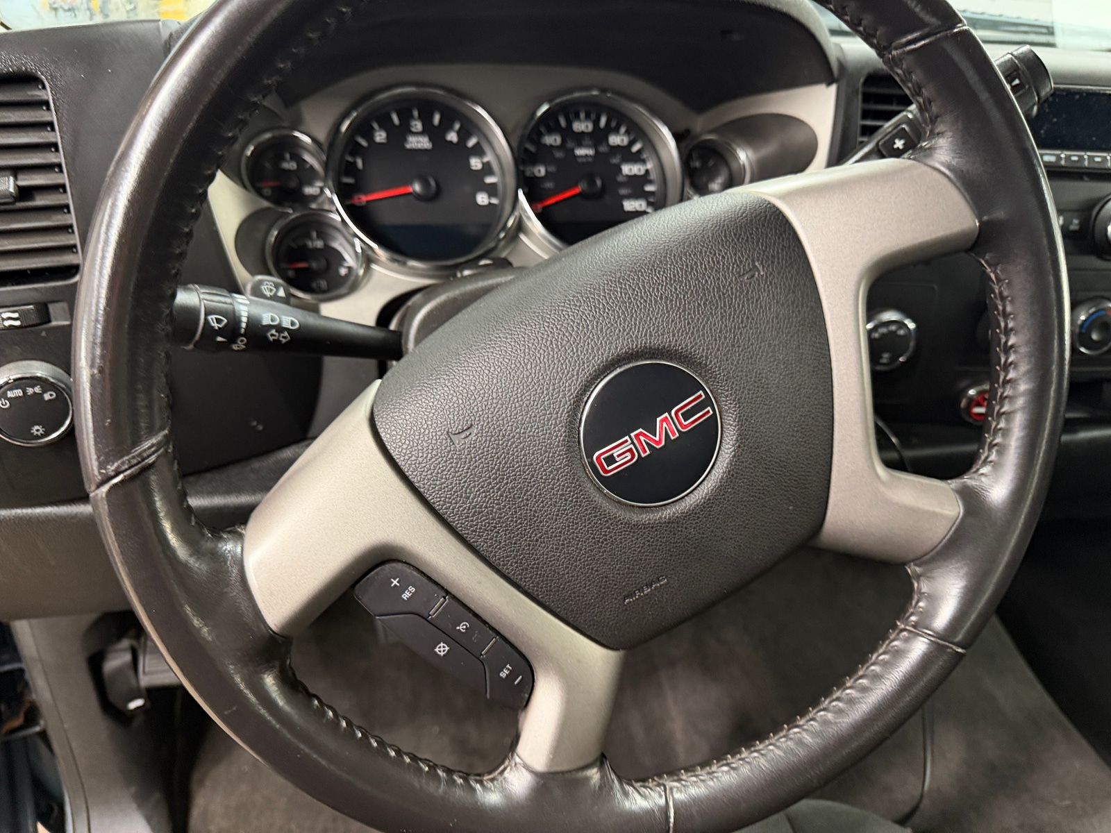 Thumbnail: 2010 GMC Sierra 1500 - 5